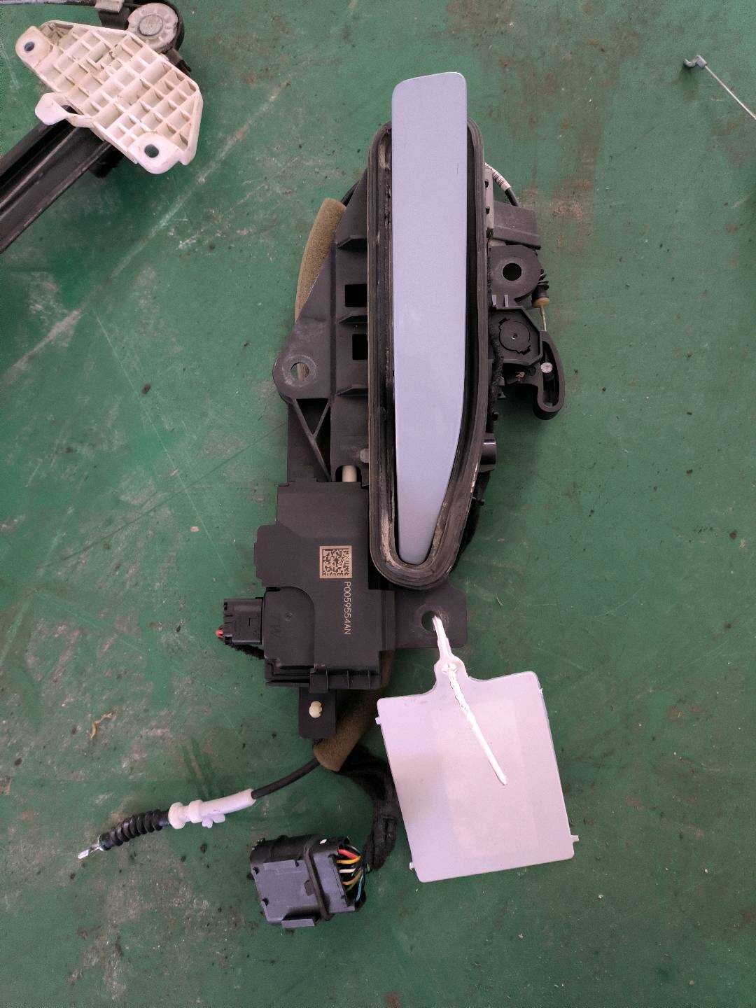 P0227220AE 门外把手 - 右