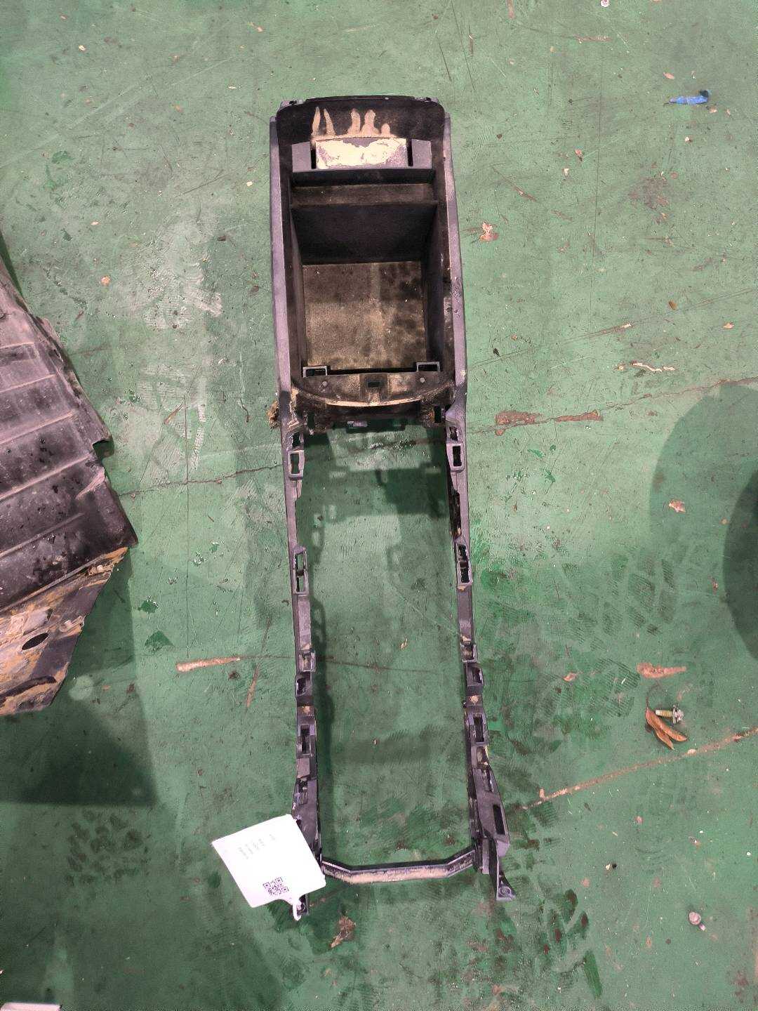 969116HK0B 中央控制台壳体