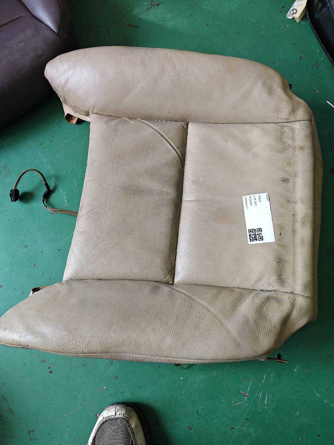52107075368 副驾驶员座椅底座软垫