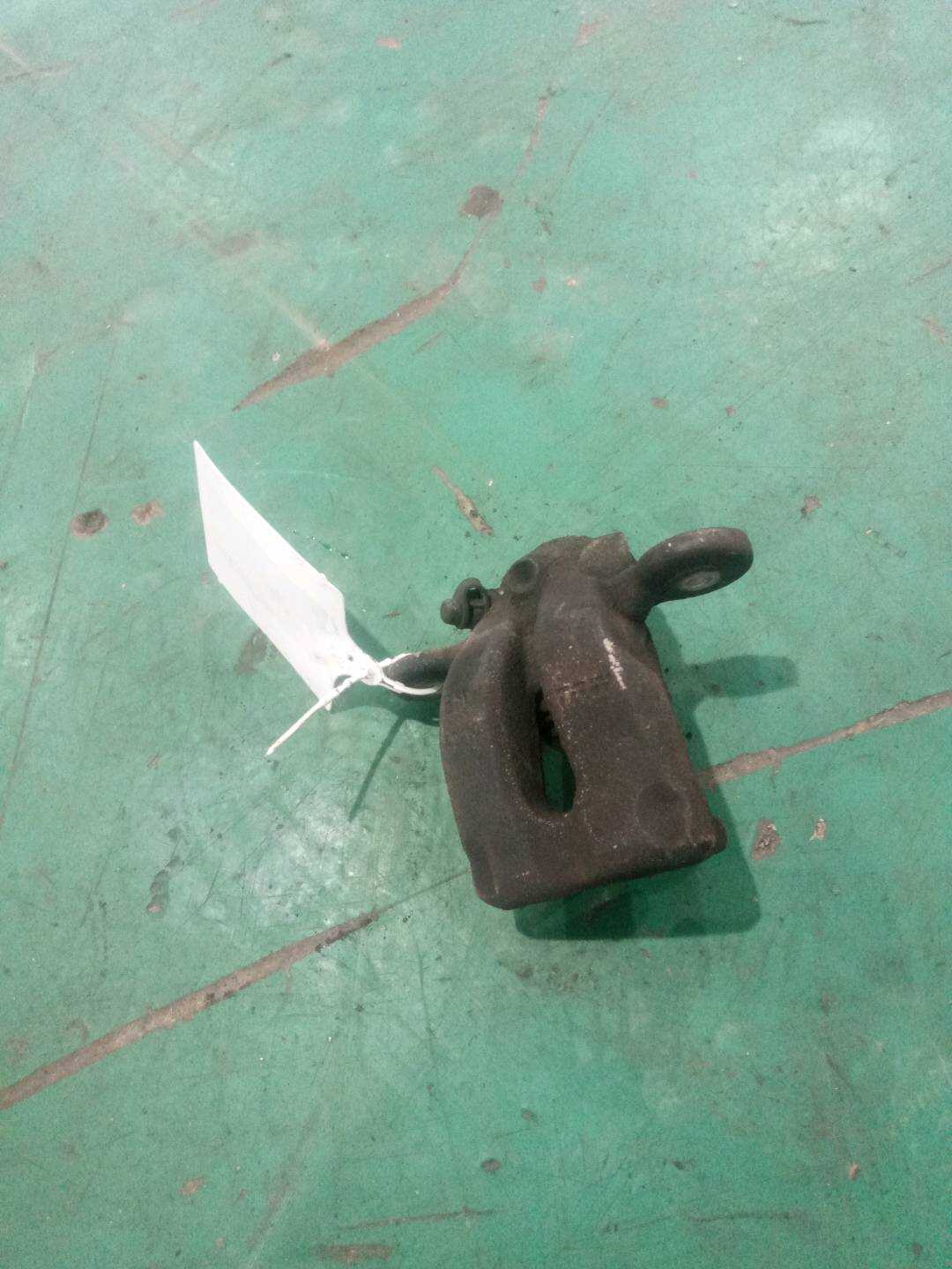 34216776378 后制动分泵(右)