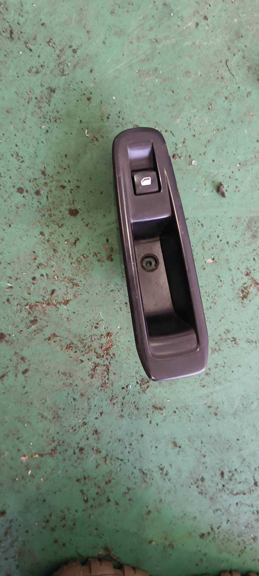 98074278ZD 后门玻璃升降开关（右）