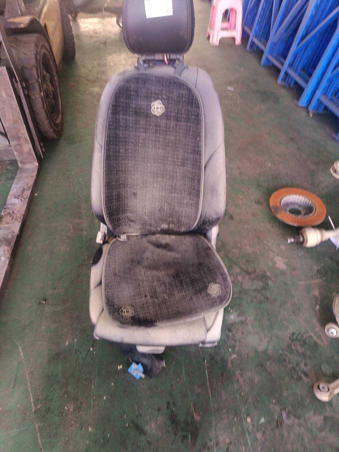 A2059100450 副驾驶员座椅总成