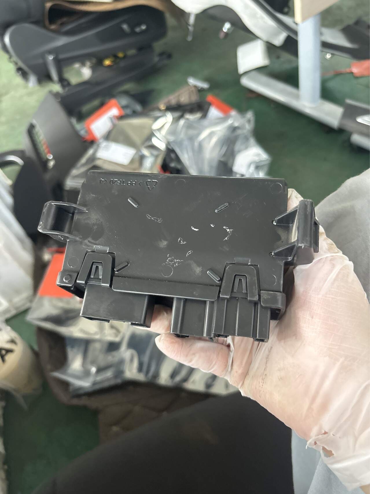 22940857 尾盖举升电机模块