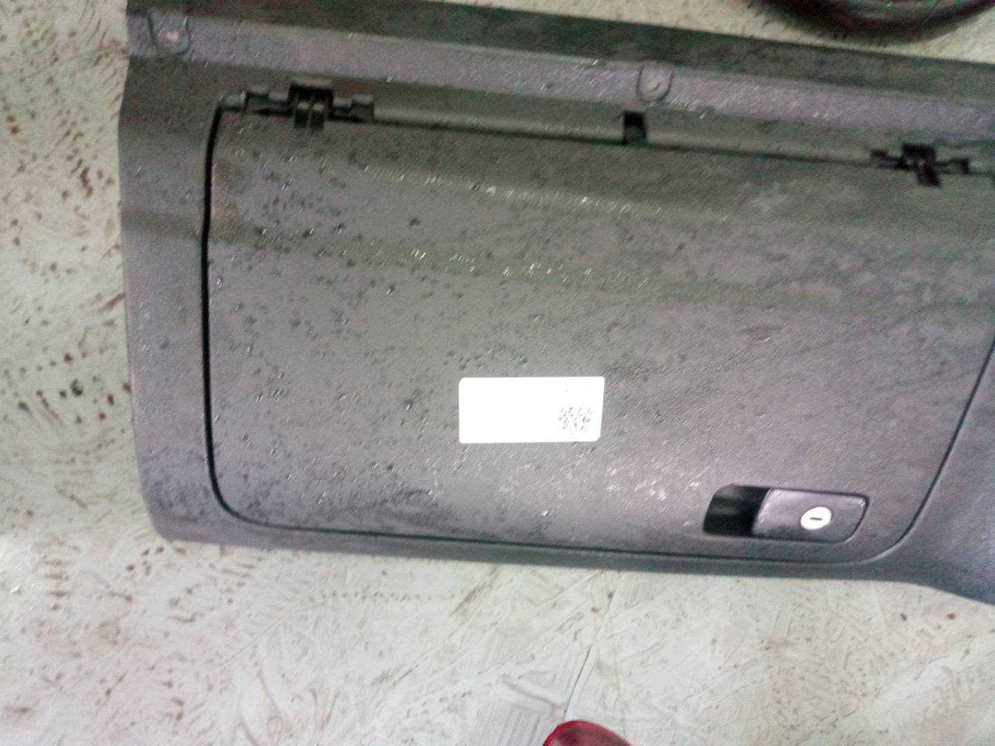 1K1857101M82V 仪表台杂物箱