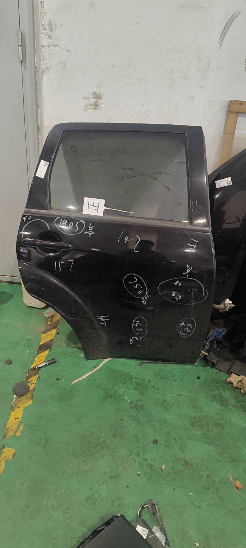 5730A242 Rear Door Shell, Right