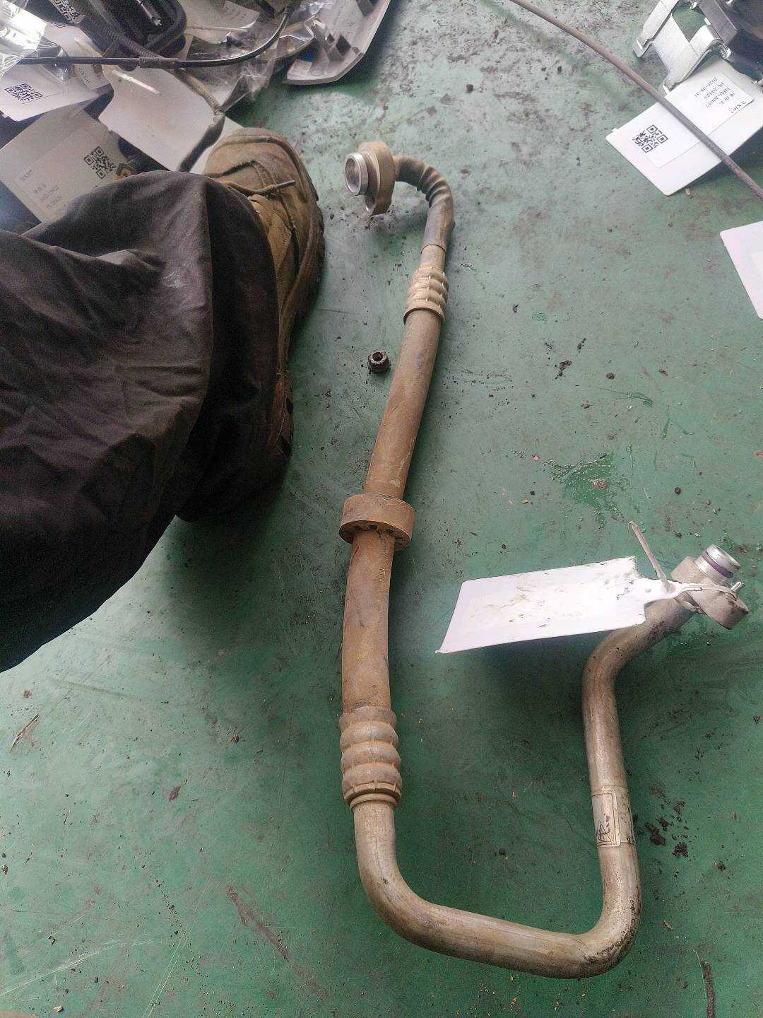 95857373851 热交换器制冷剂管路