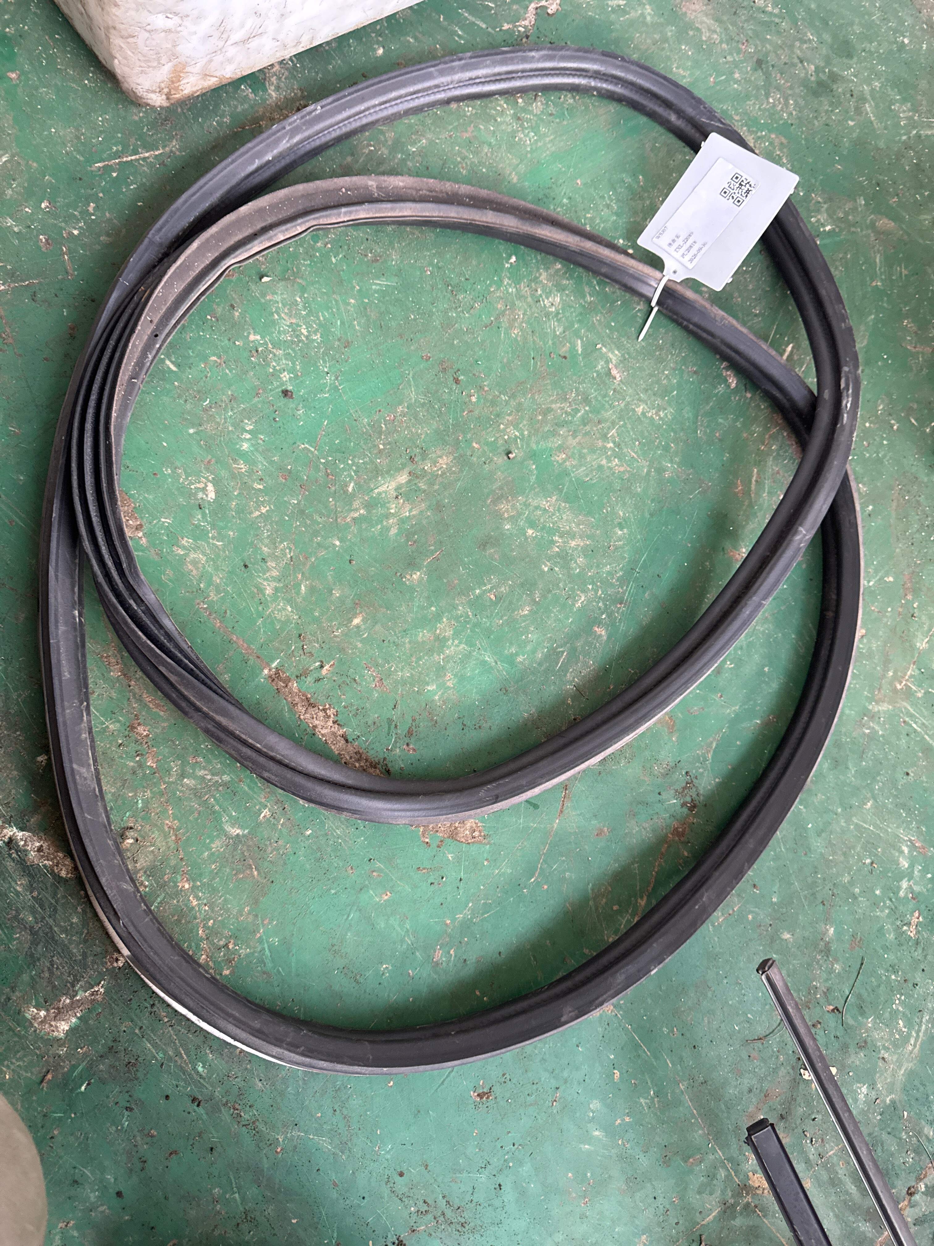 873214X200 Trunk Lid Seal Strip