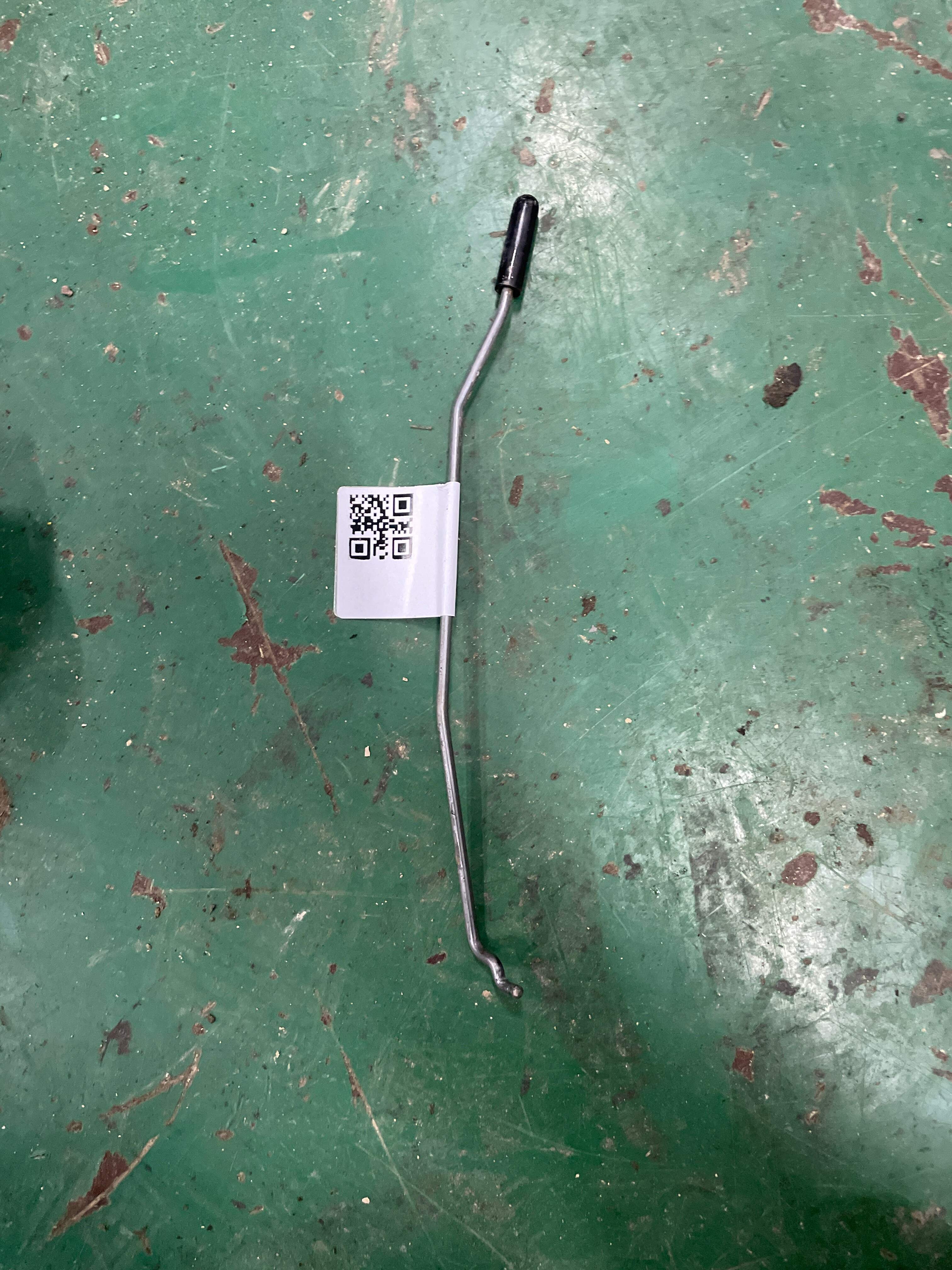 51217309720 前门锁止杆(右)