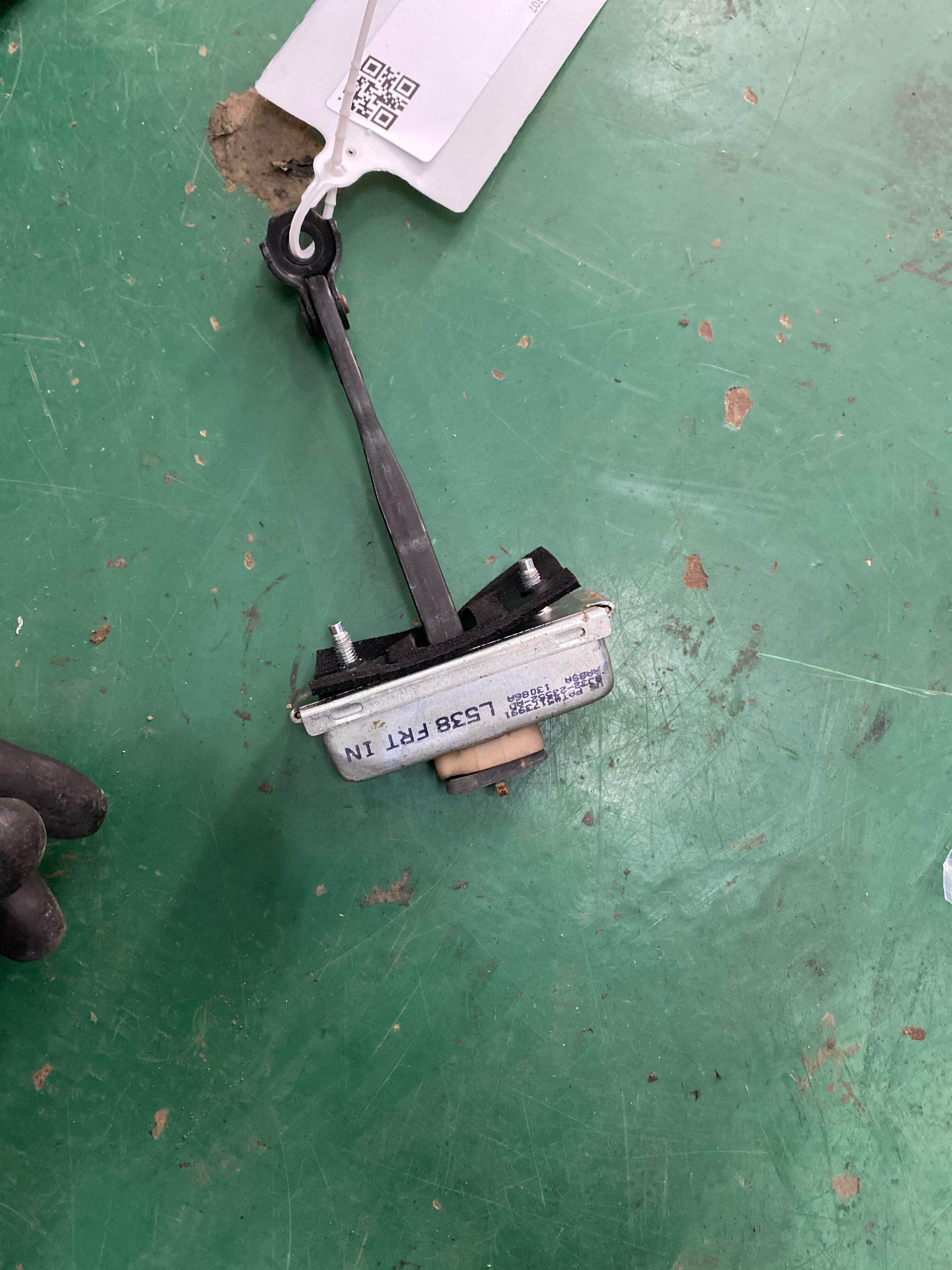 LR027612 Front Door Check Strap, Left
