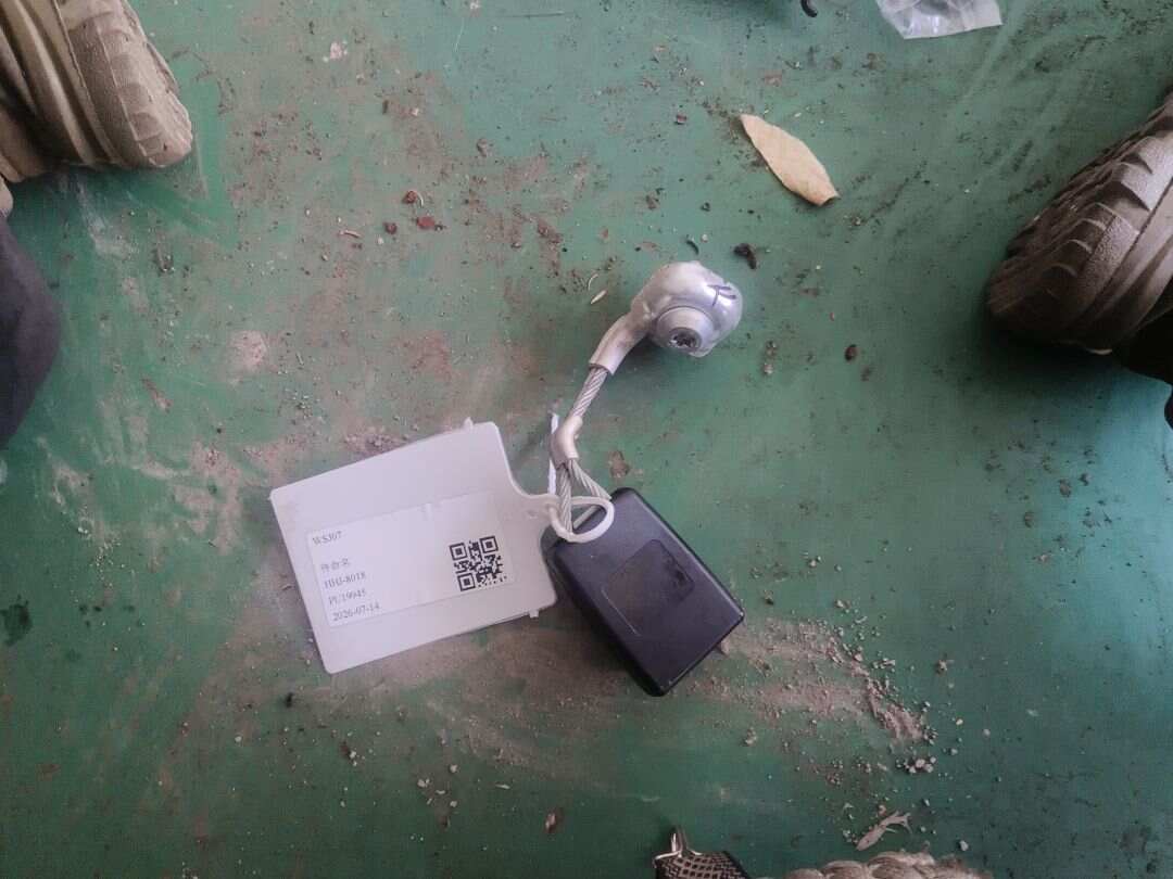 72112452705 后座椅安全带扣（右）