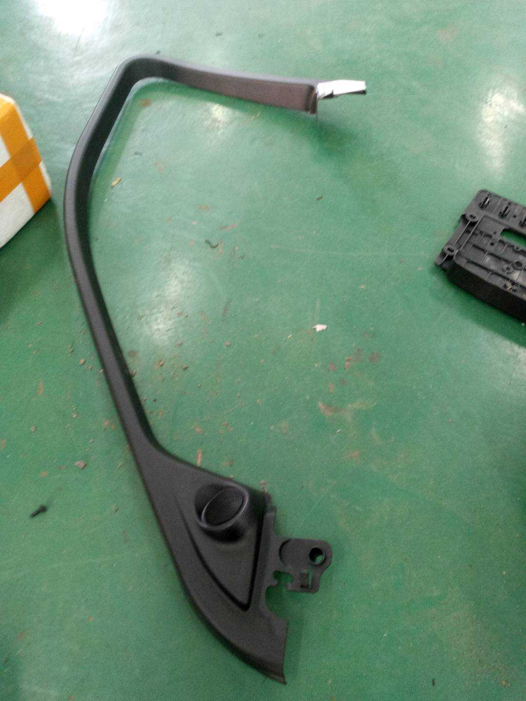 LR026453 Front Door Trim Panel (Right Upper)