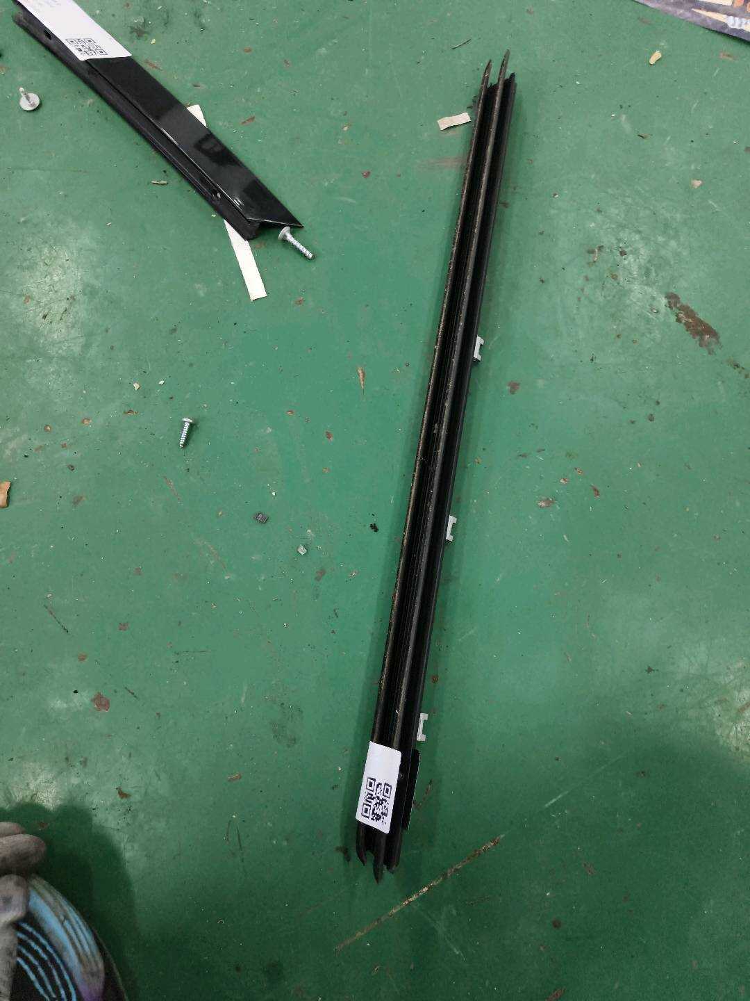 51227335695 Rear Door Window Molding (Left Inner)