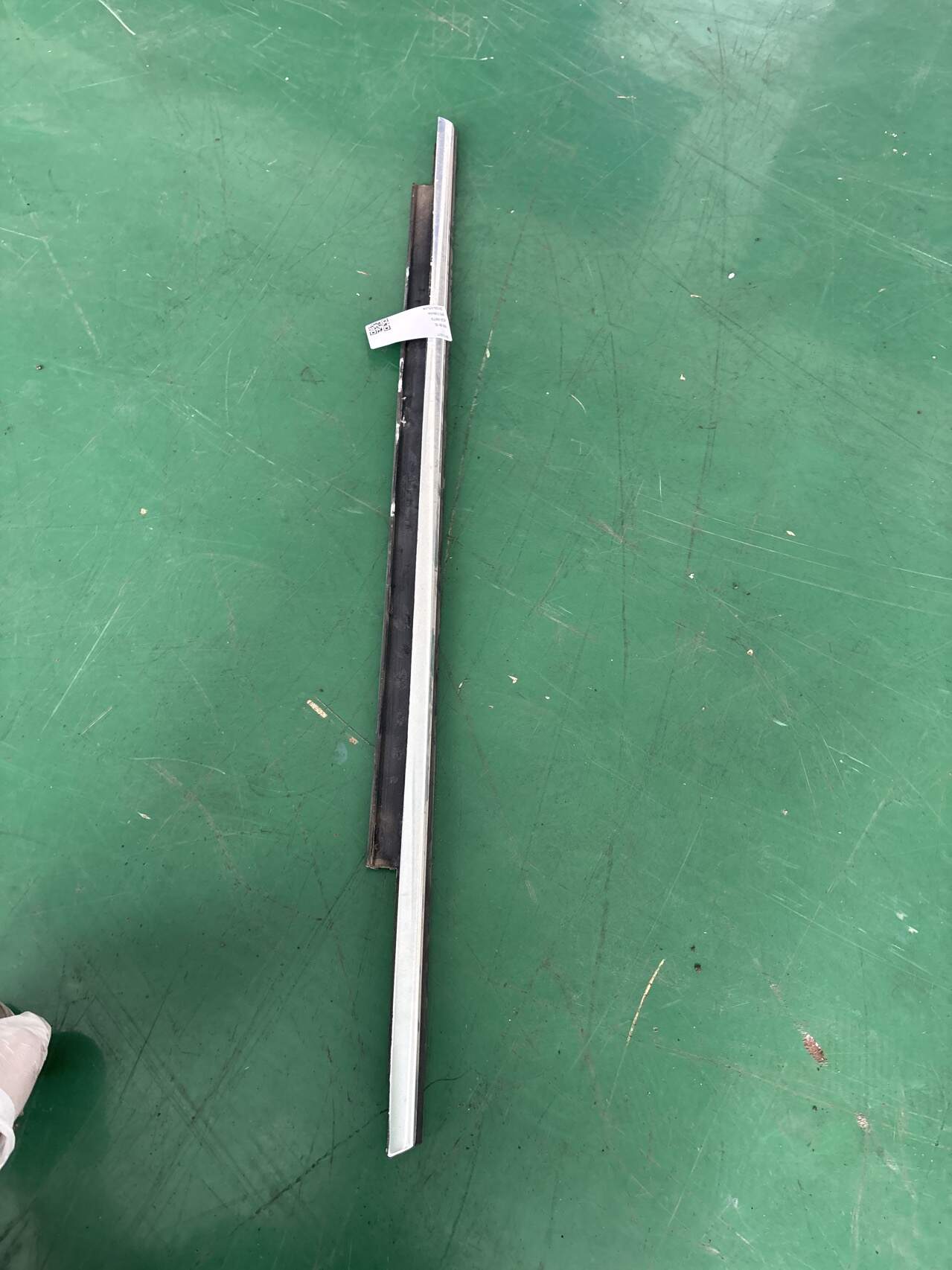 8KD853763 后门玻璃压条(左外)