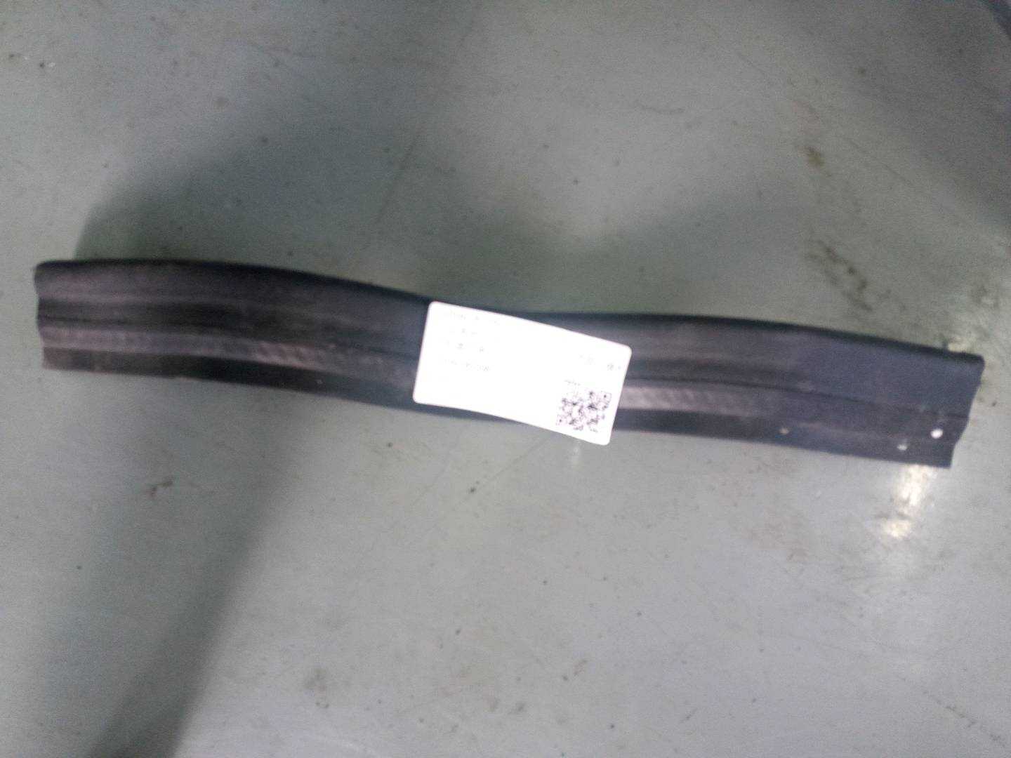 A2046280998 前机盖胶条(后)