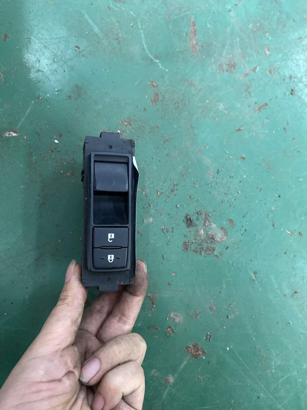 8481048010 前门玻璃升降开关(右)