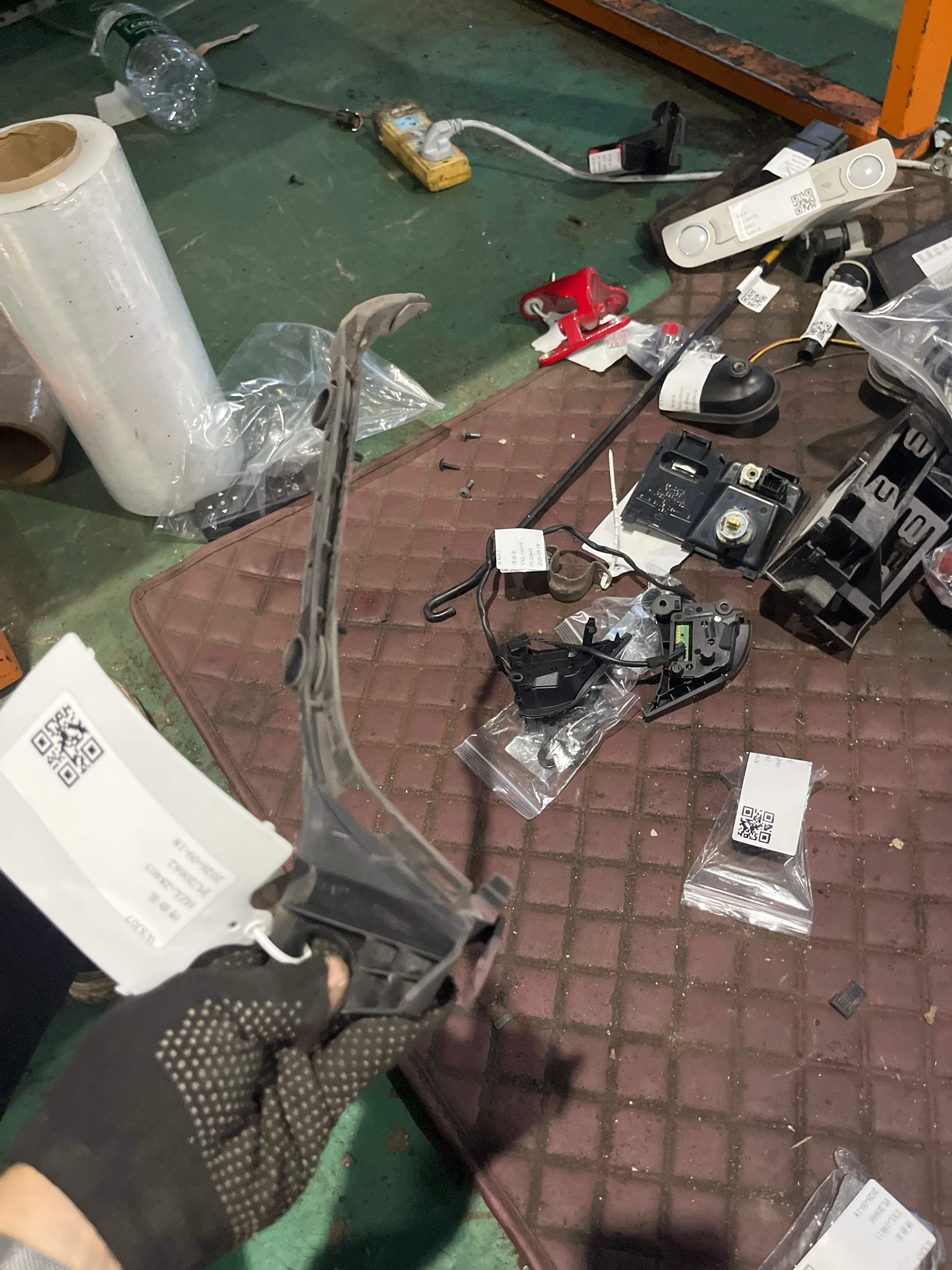 A1698851321 Rear Bumper Bracket (Upper Left)