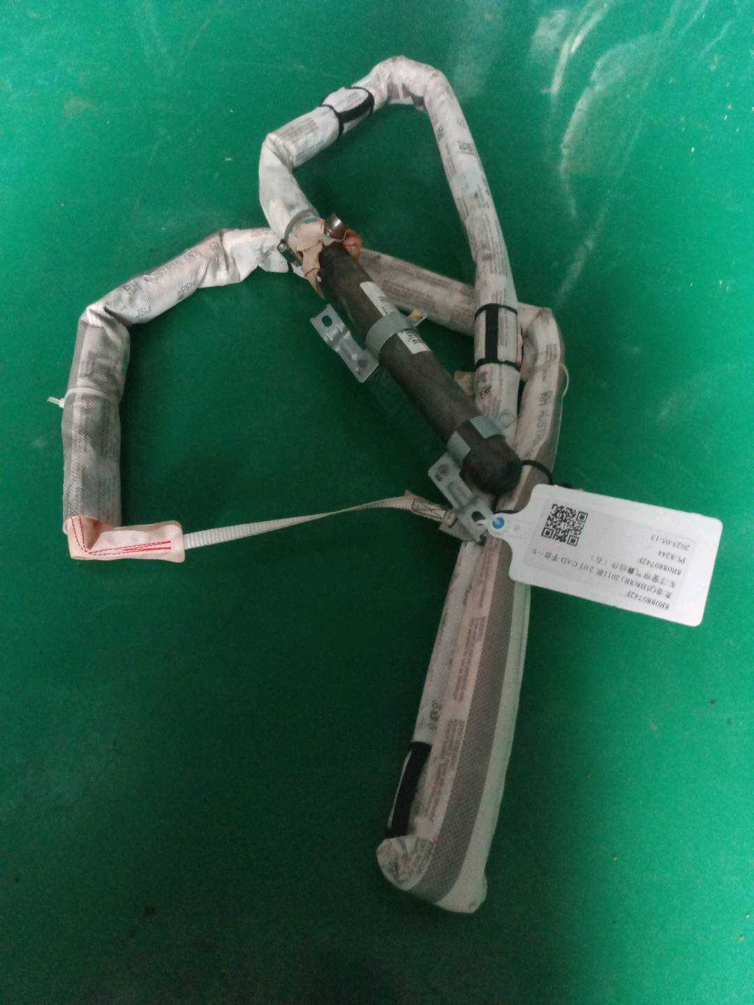8R0880742F 车顶窗帘气囊组件(右)