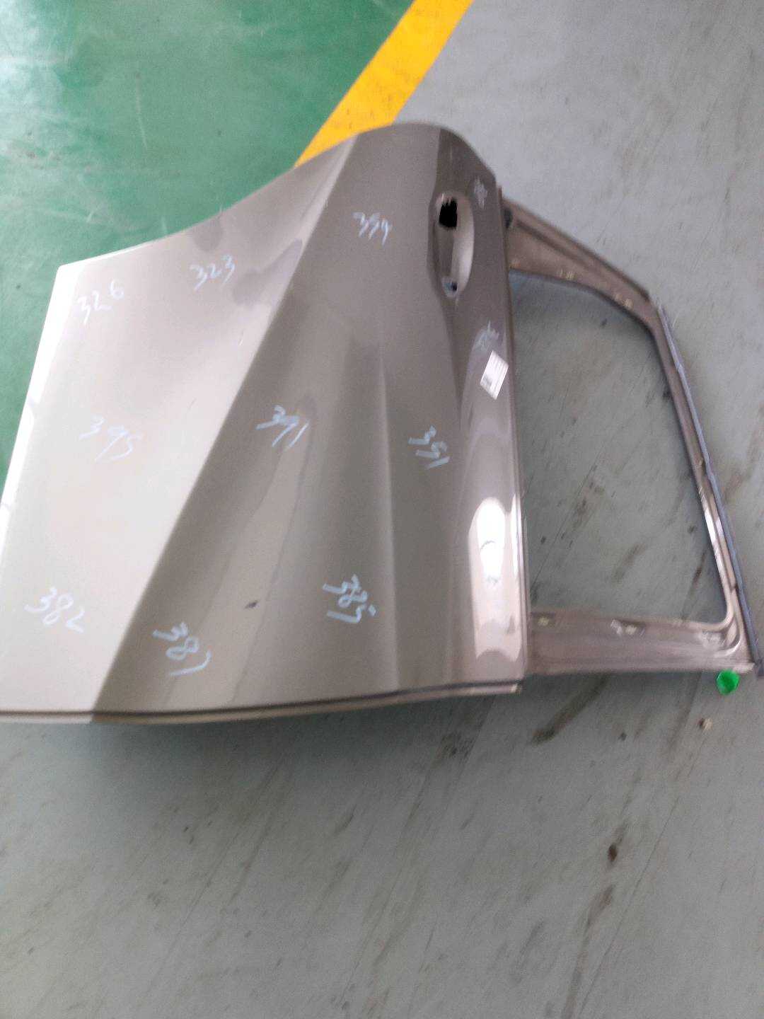 A2467300205 后门壳(右)
