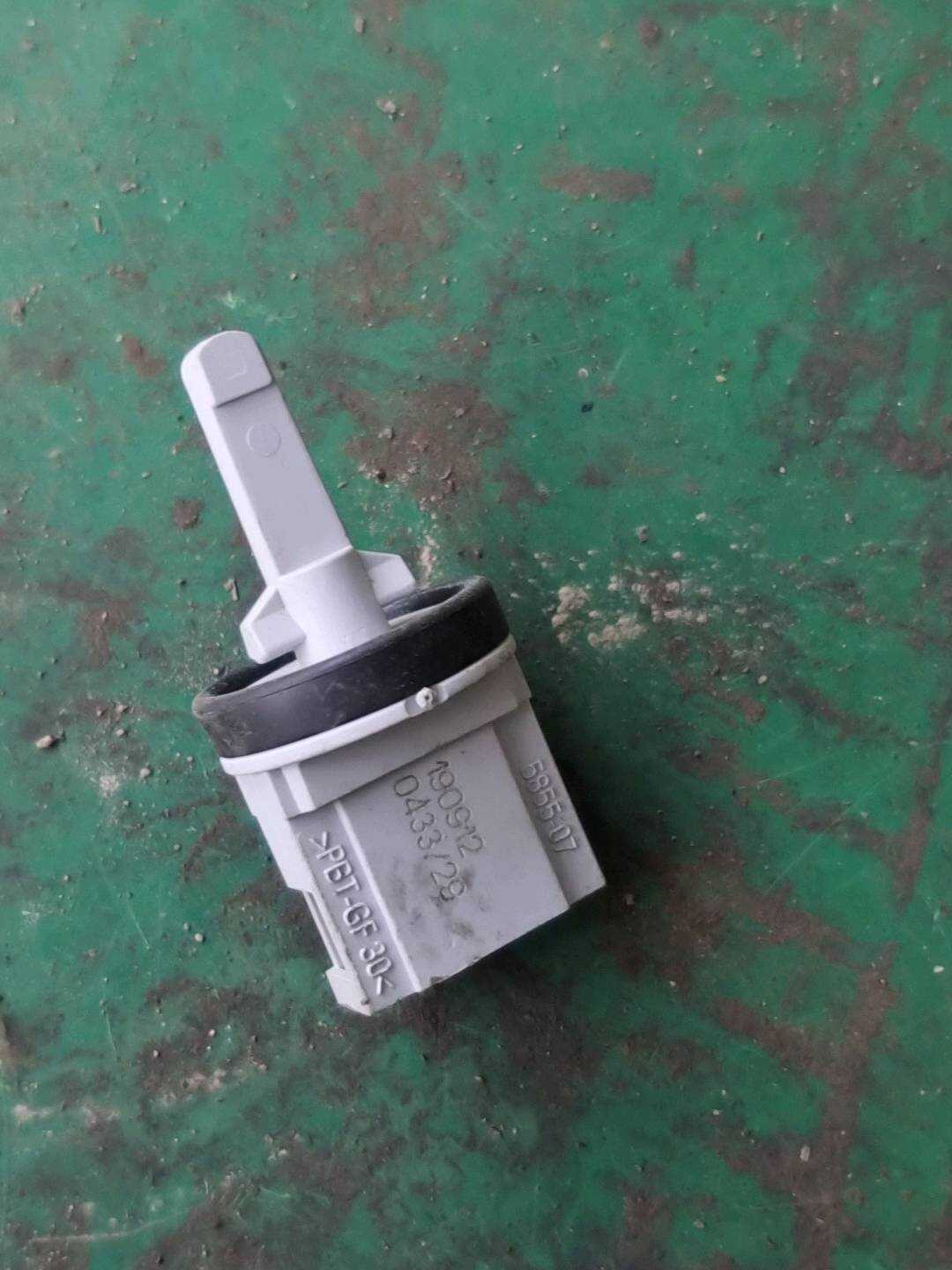 L1K0907543G 蒸发箱温度传感器