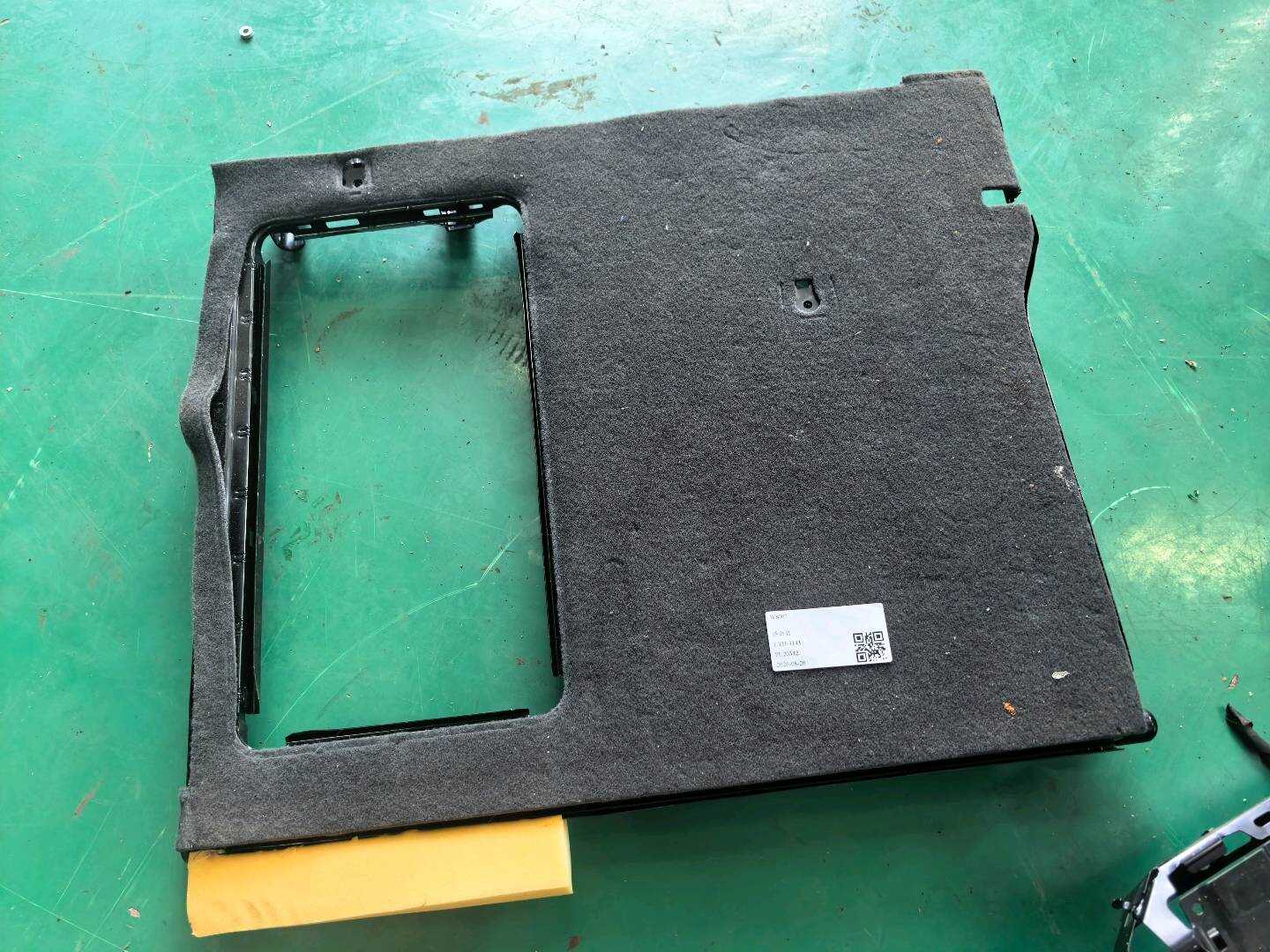 8P0885501E 后座椅靠背骨架(左)