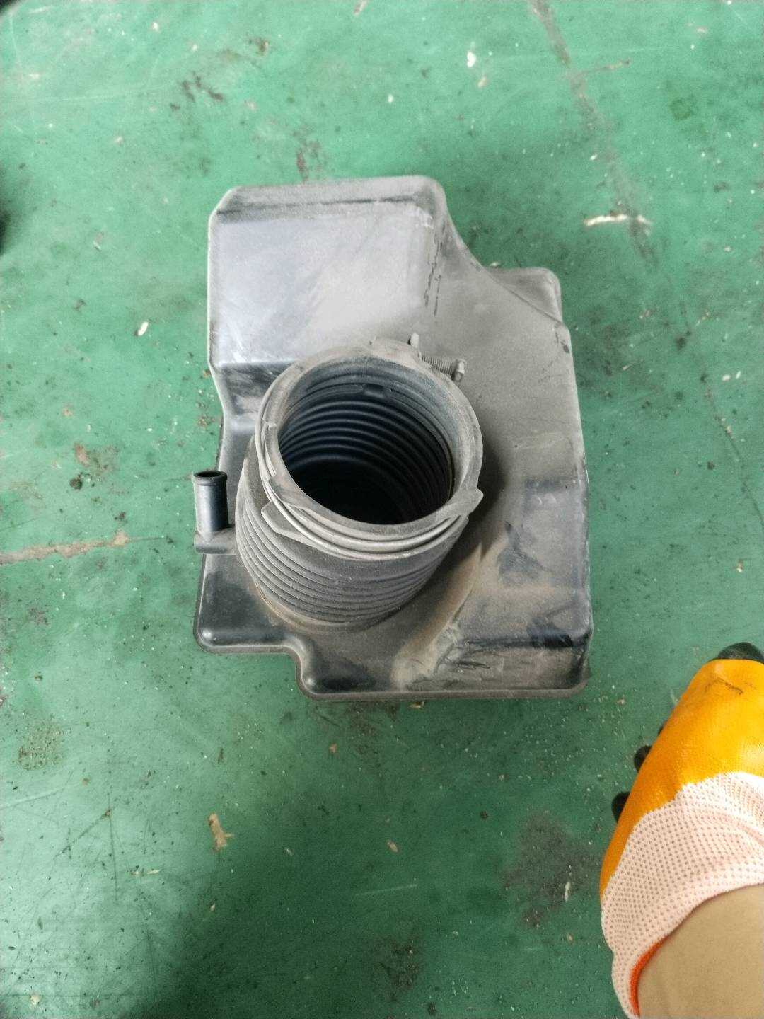 1788131140 空气滤清器进气管