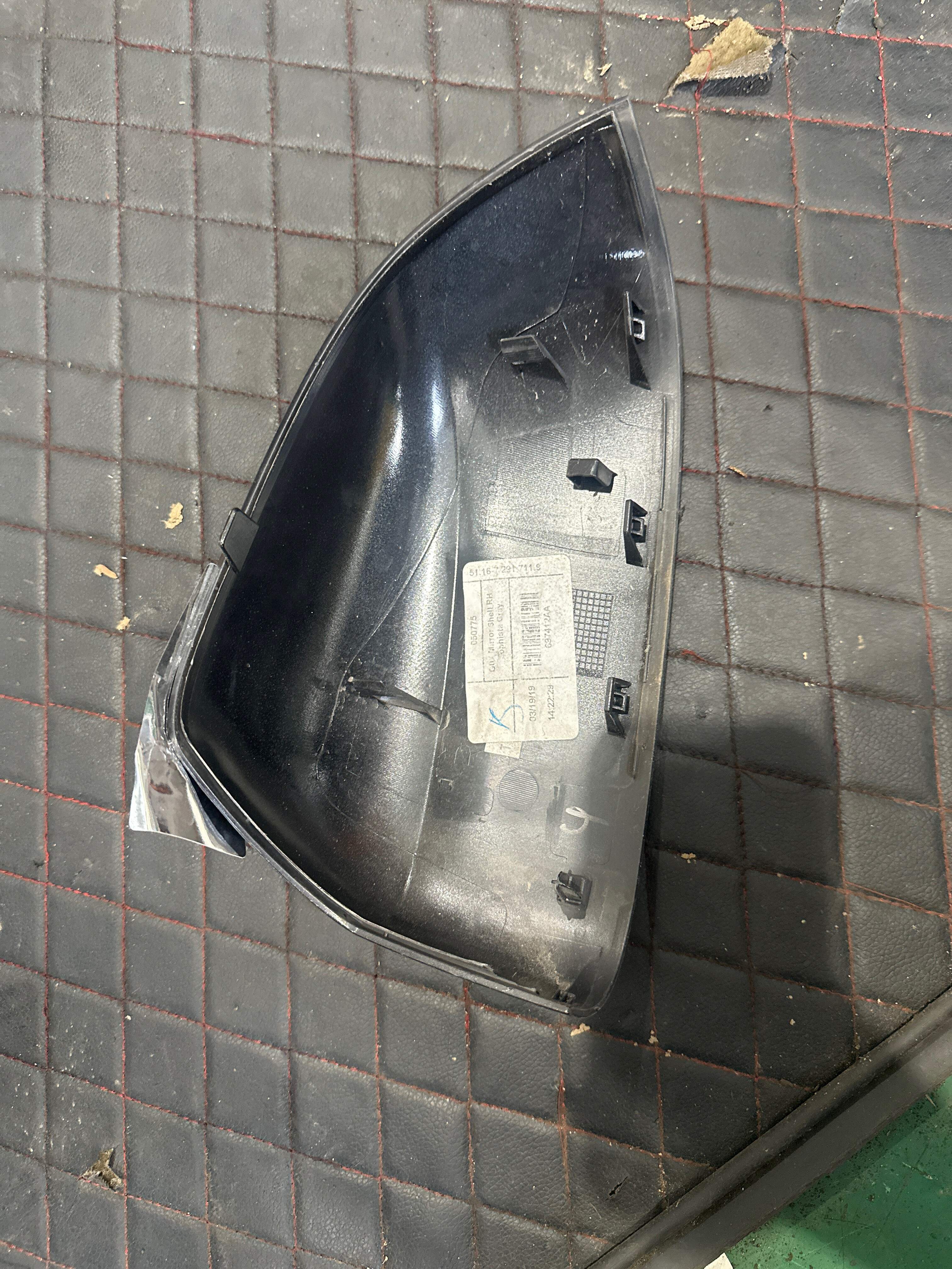 51168496624 倒车镜壳(右)