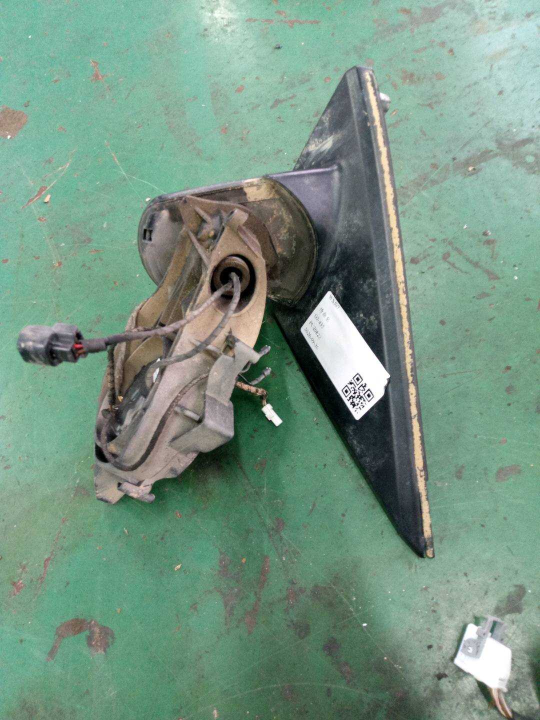 51167363919 倒车镜固定座（左）