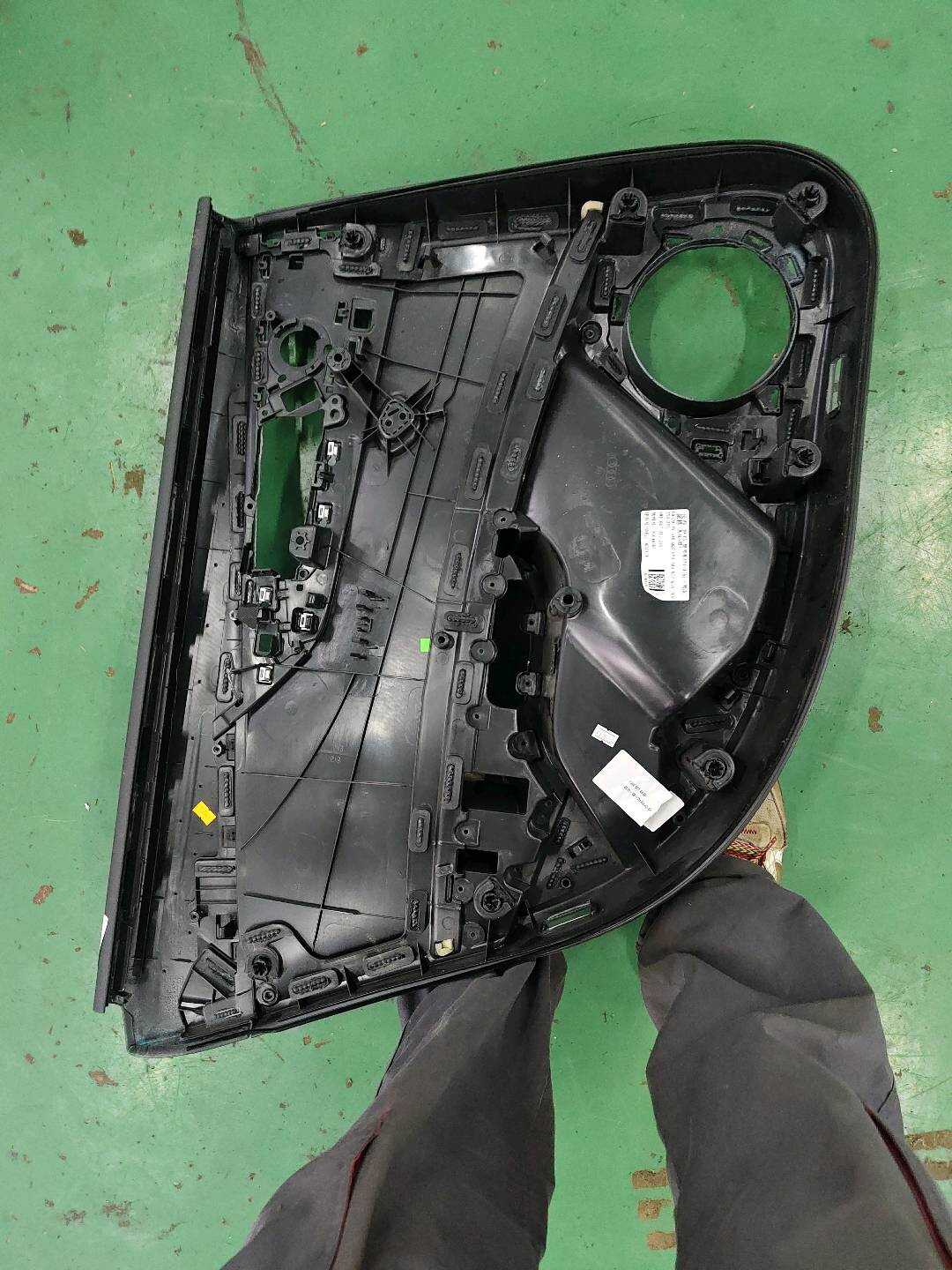 8WD867304A Rear Door Trim Panel, Right