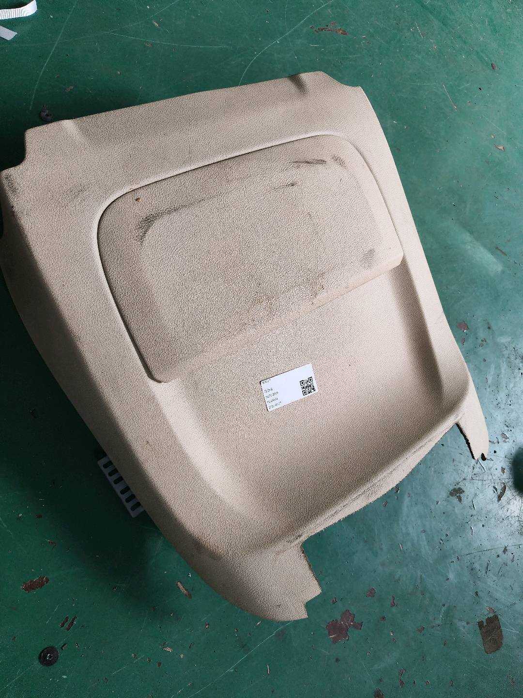52107265312 副驾驶员座椅靠背骨架护面(下)
