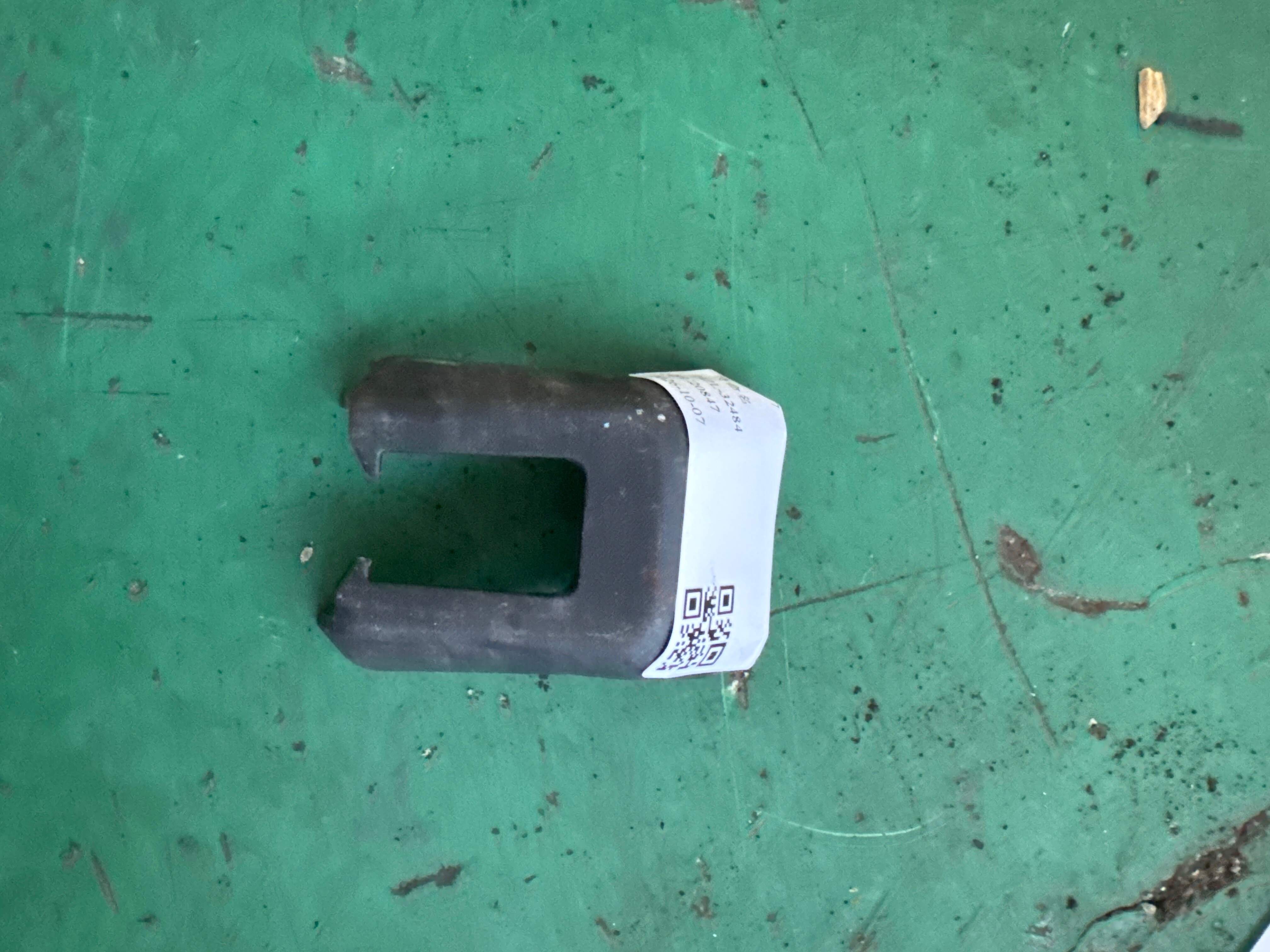 MEF6800013 主驾座椅左后护脚