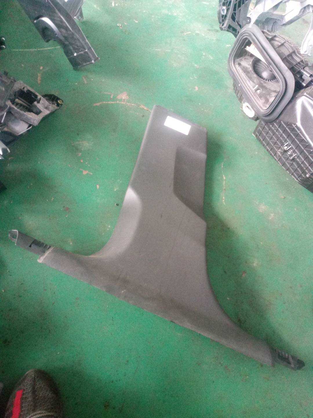 8WD867243C B柱内衬（左上）