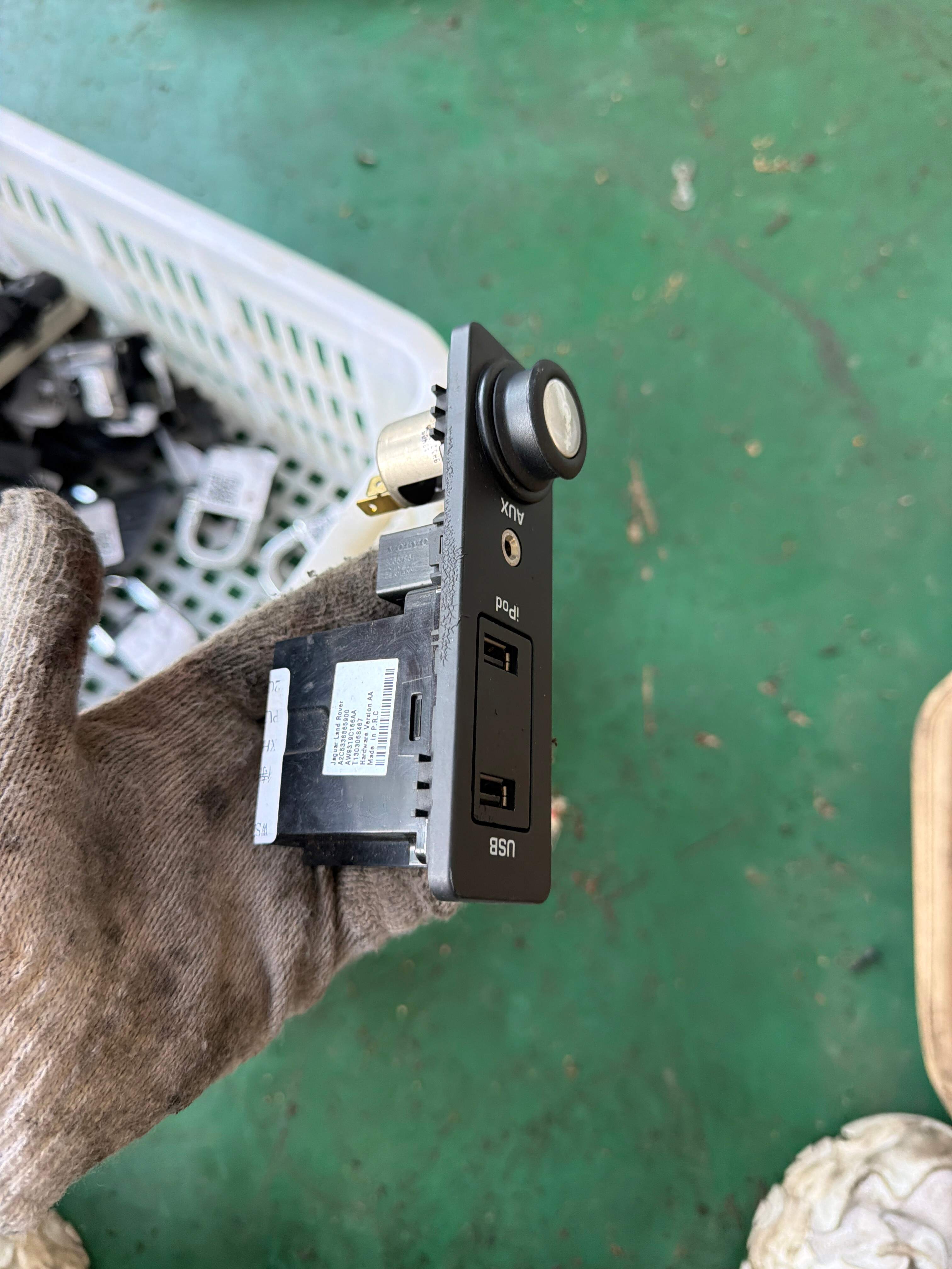 LR025882 Socket