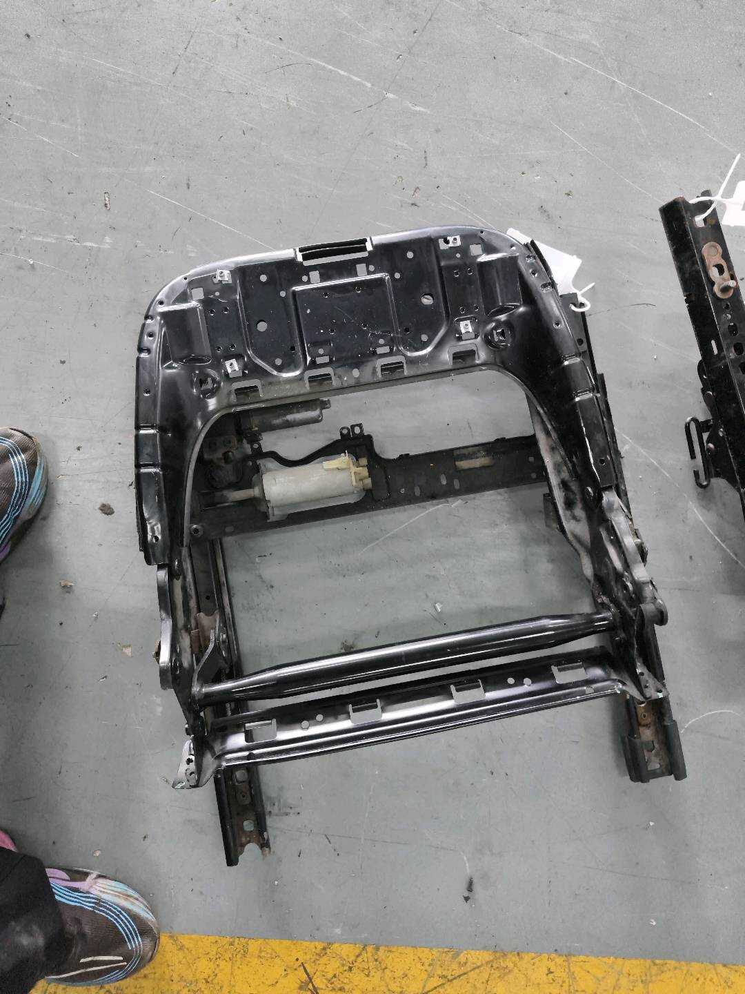 8E0881184E Passenger Seat Track