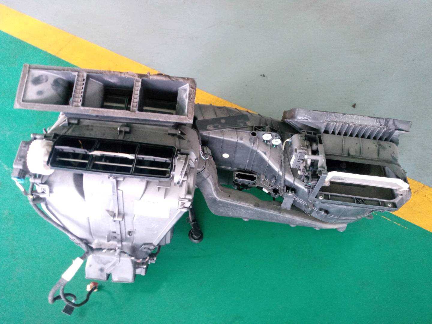 L1KD820353A 暖风机壳体