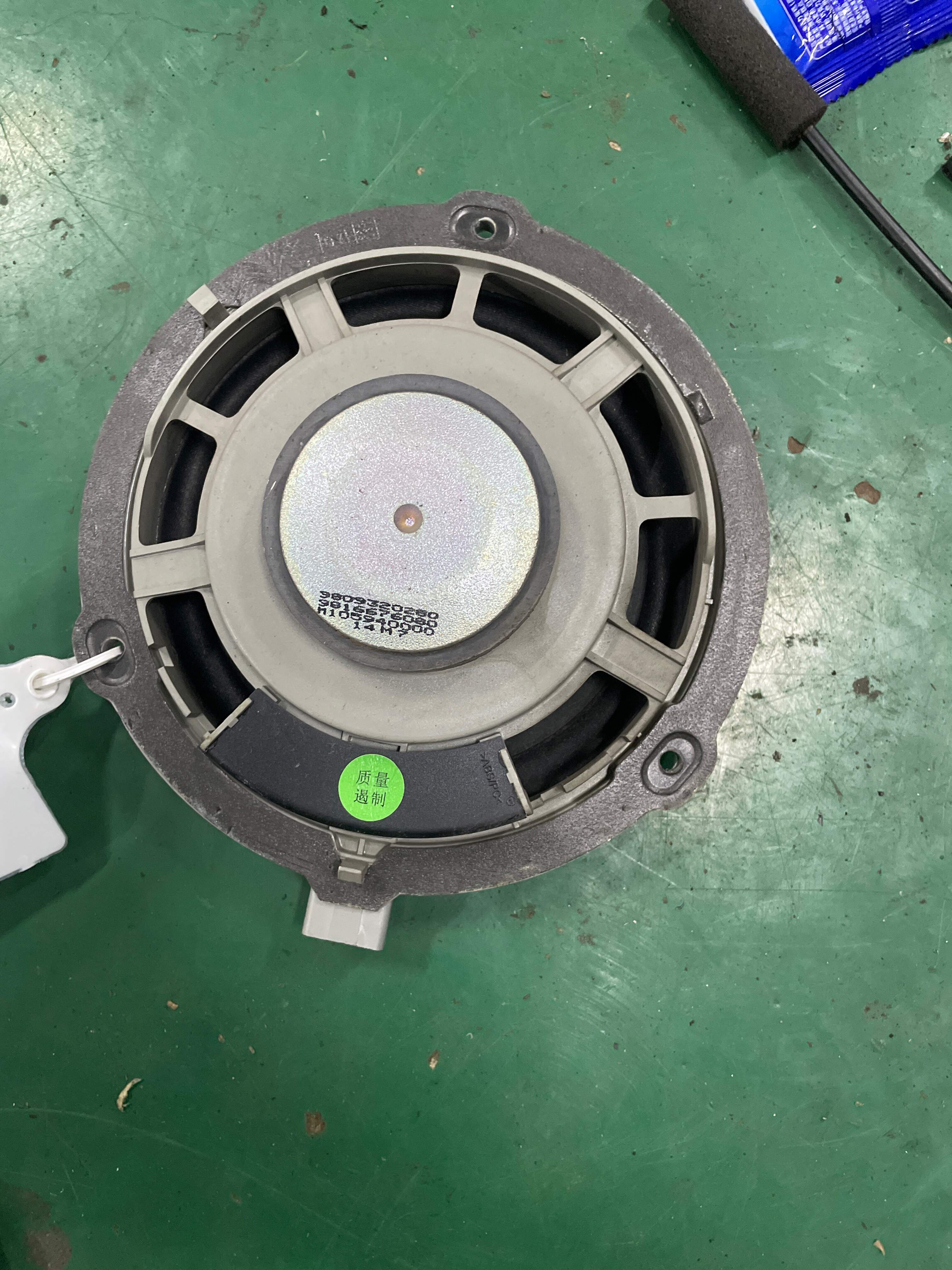YL00370780 后门扬声器（右）