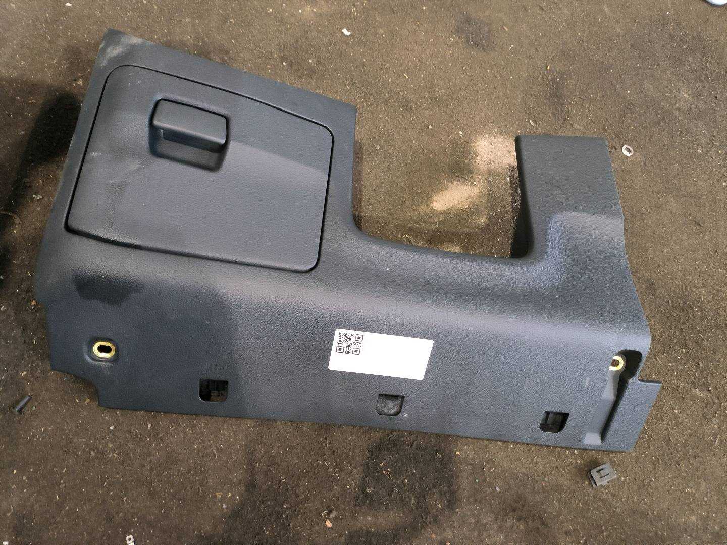 8WD863075A Dashboard Glove Box, Left