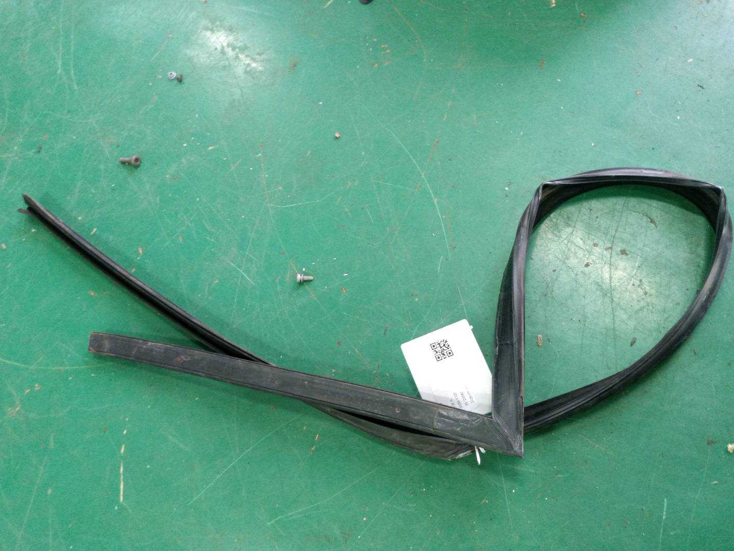 51337310316 前门玻璃绒槽（右）