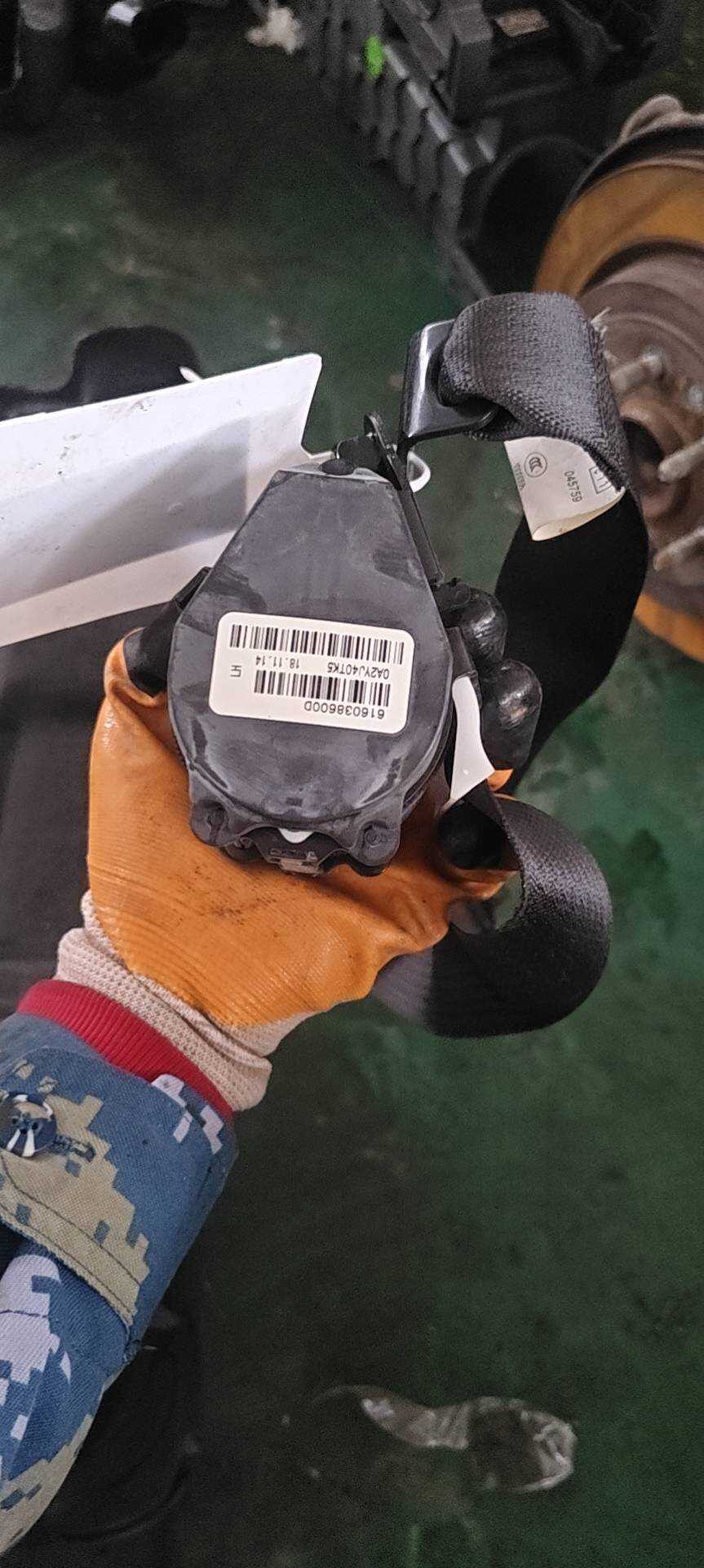 23439809 后座椅侧安全带(左)