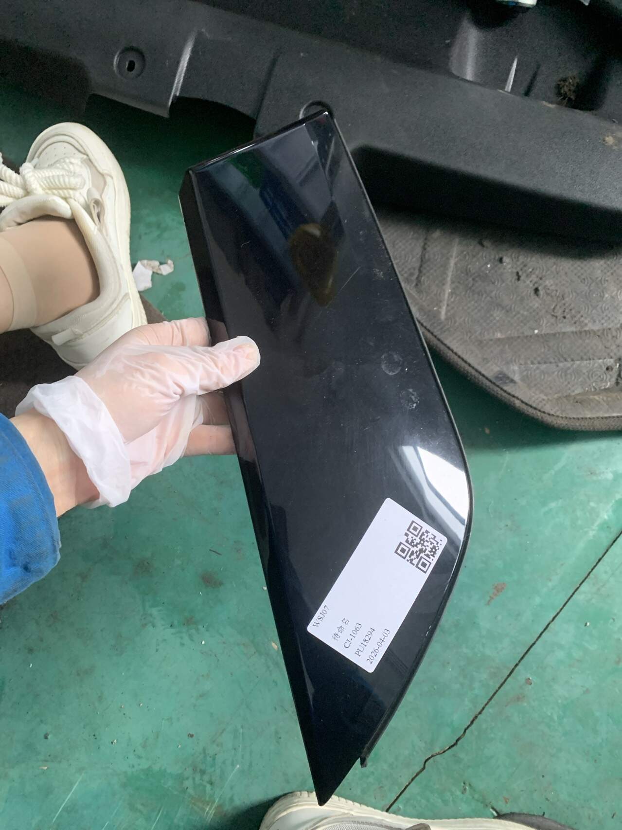 98065170XK 尾门壳外上饰板(右)