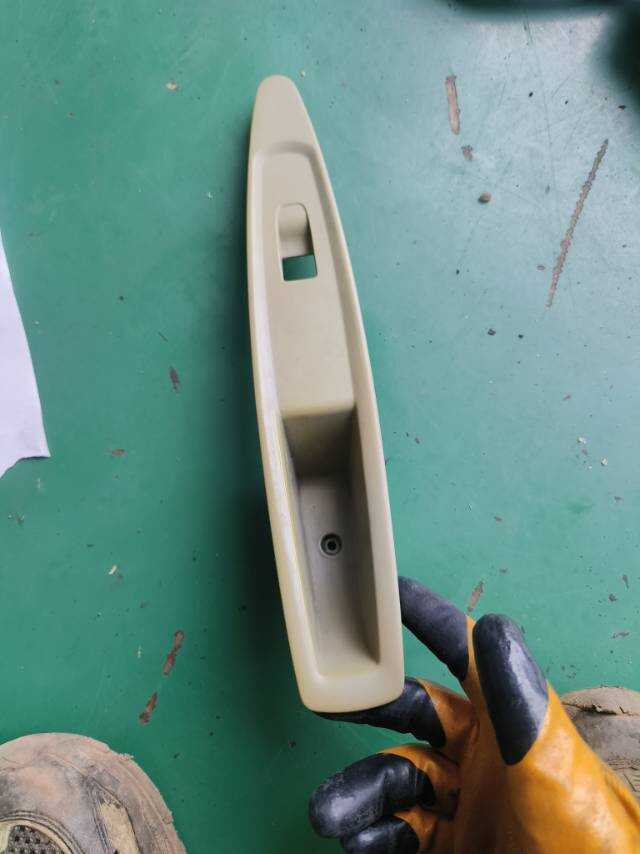934538 Front Door Window Switch Trim Panel, Right