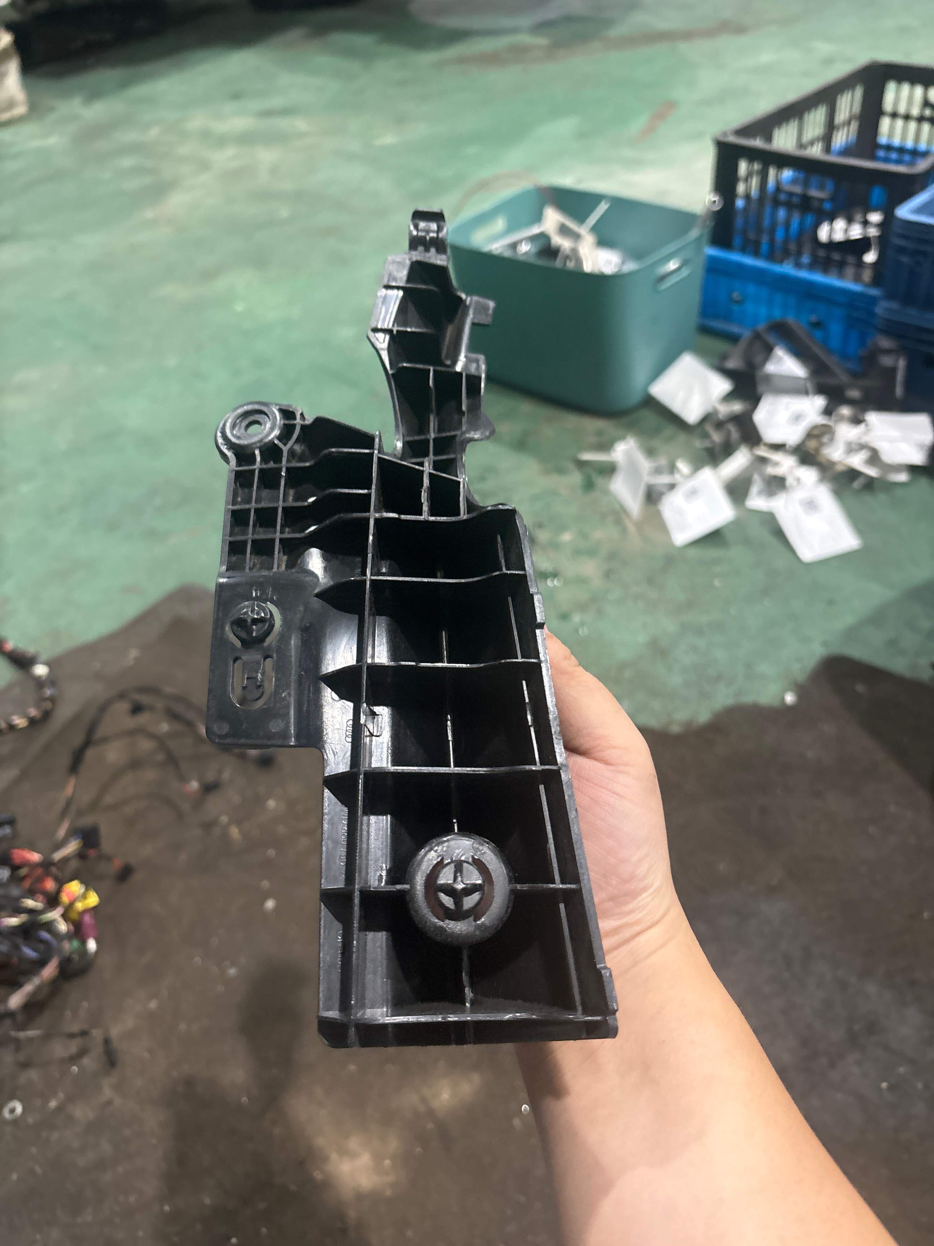 L8WD880756A 导向件
