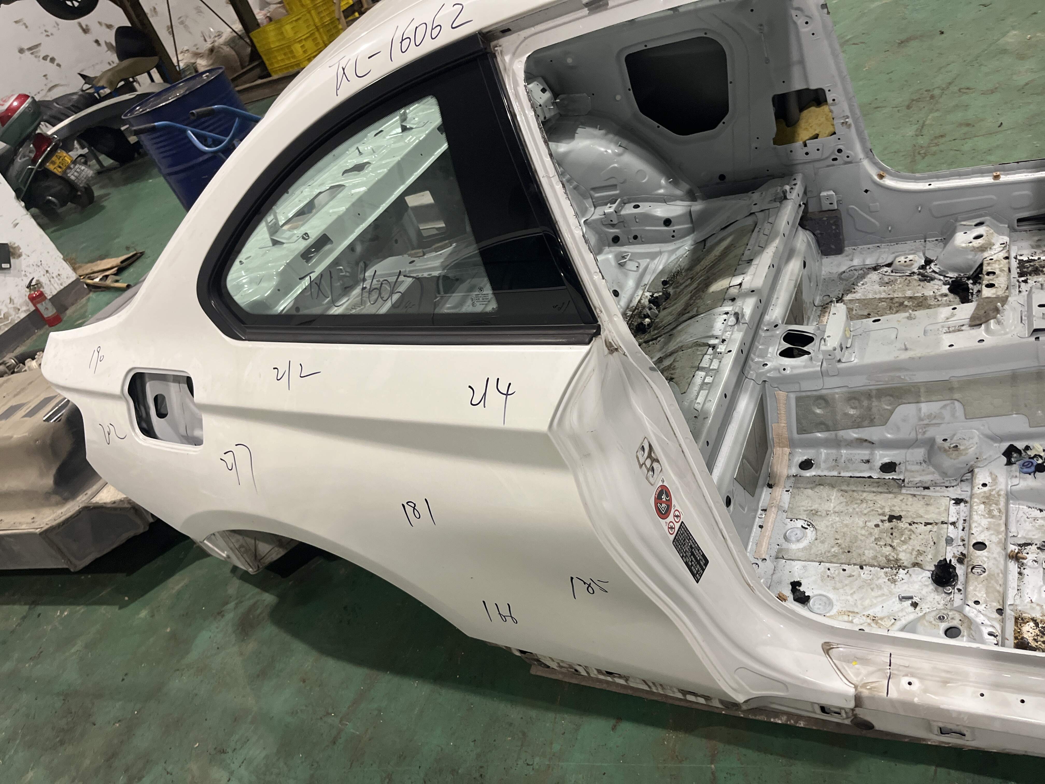 41007342138 Rear Fender, Right