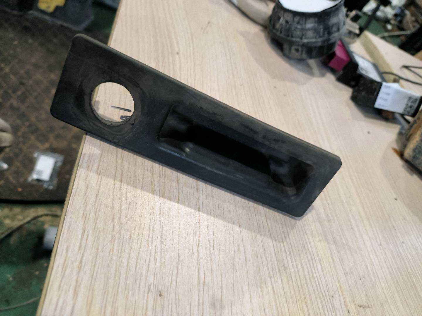 51247463163 尾盖开启开关