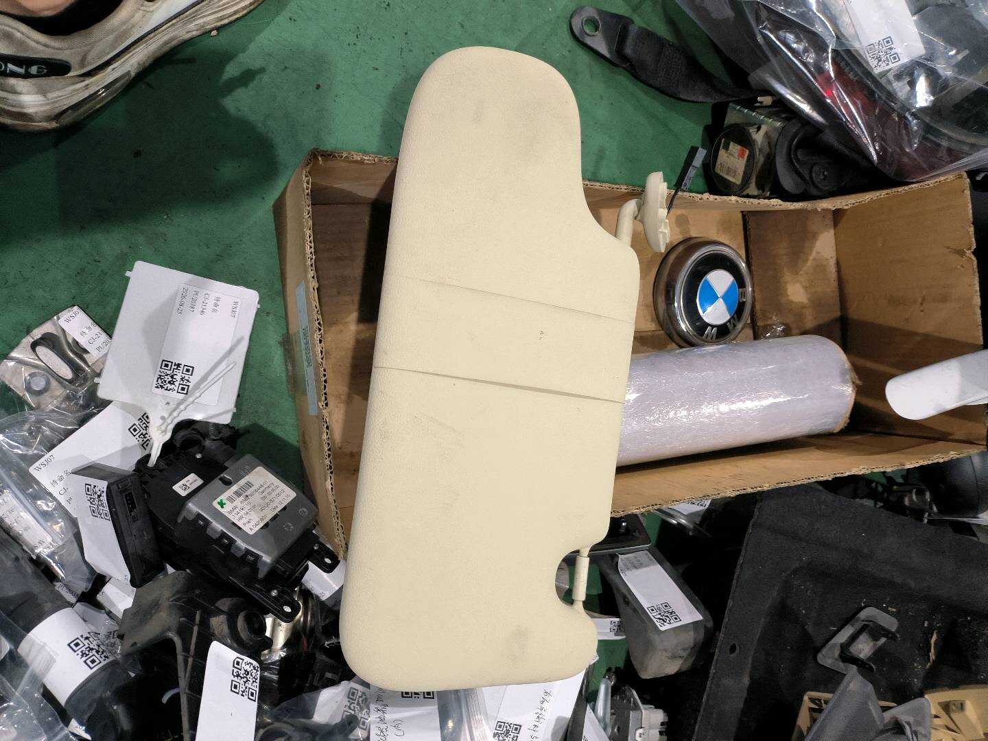 51169812694 Sun Visor, Right