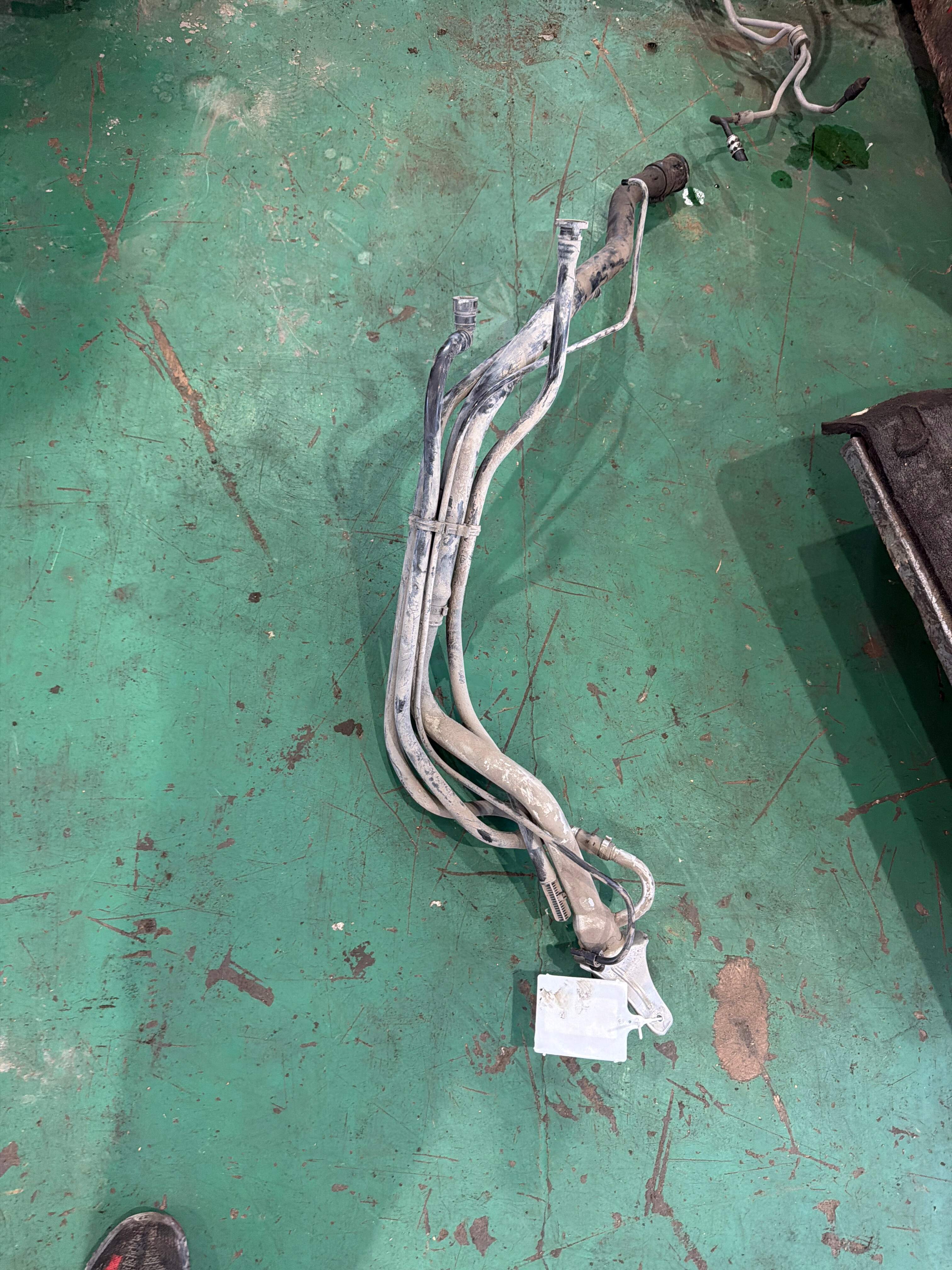 WMJ500153 Fuel Tank Filler Pipe