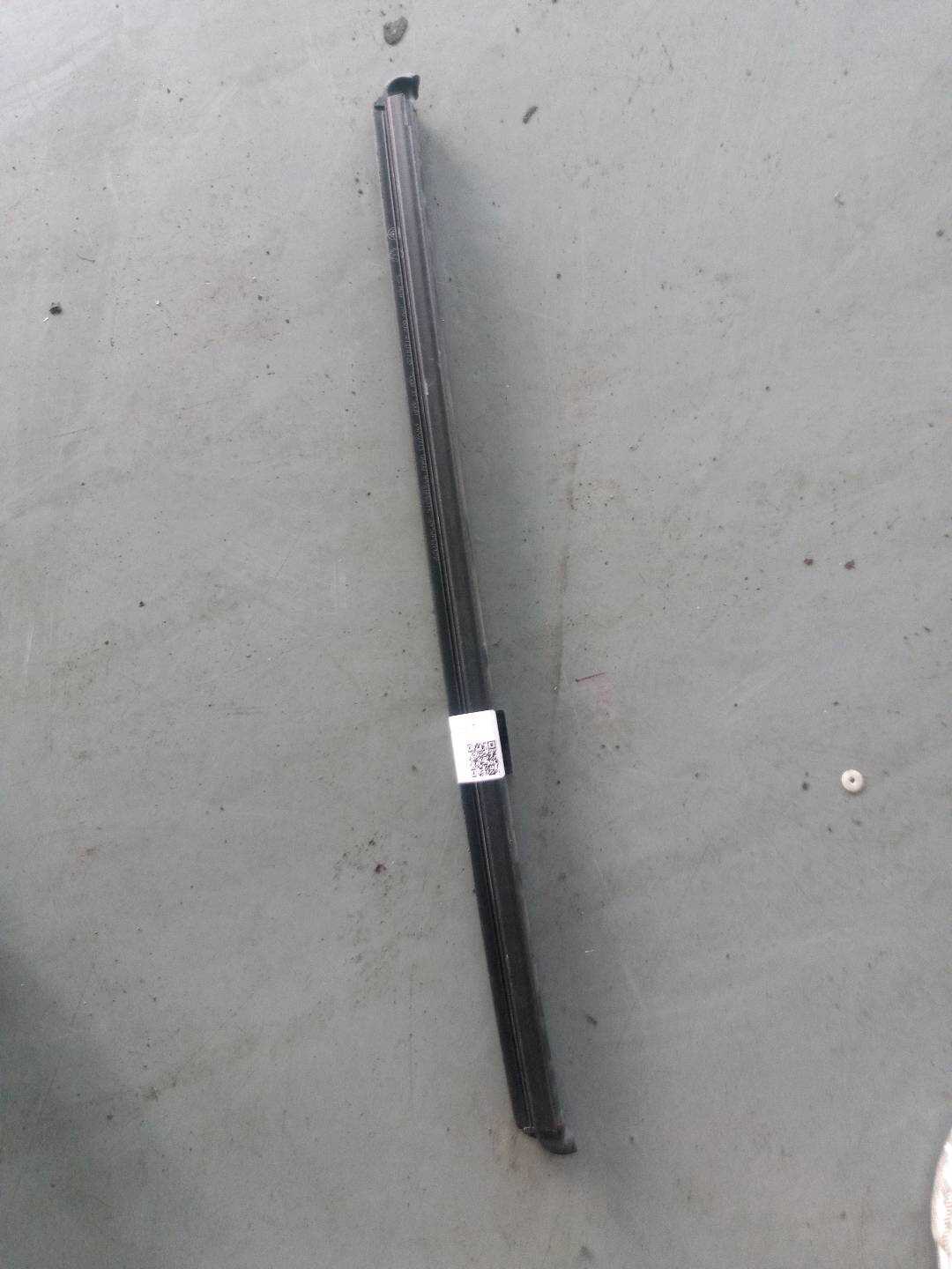 95853347211 后门玻璃压条(右内)
