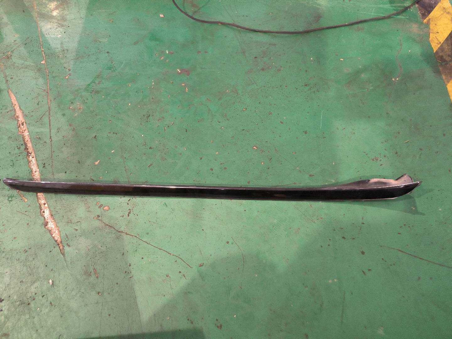54107304483 天窗玻璃密封胶条(前)