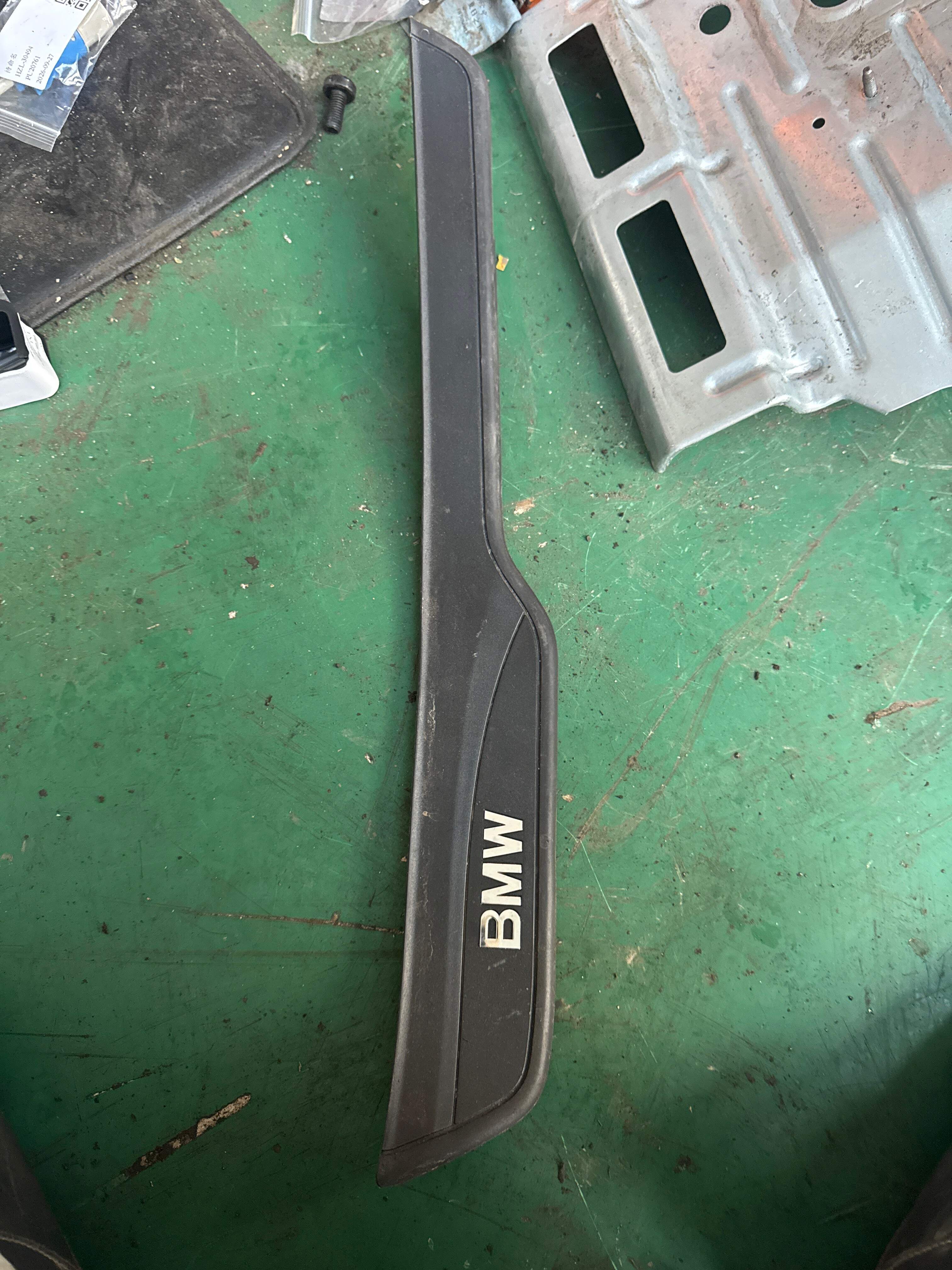 51477907159 Rear Door Sill Trim Panel (Left Outer)