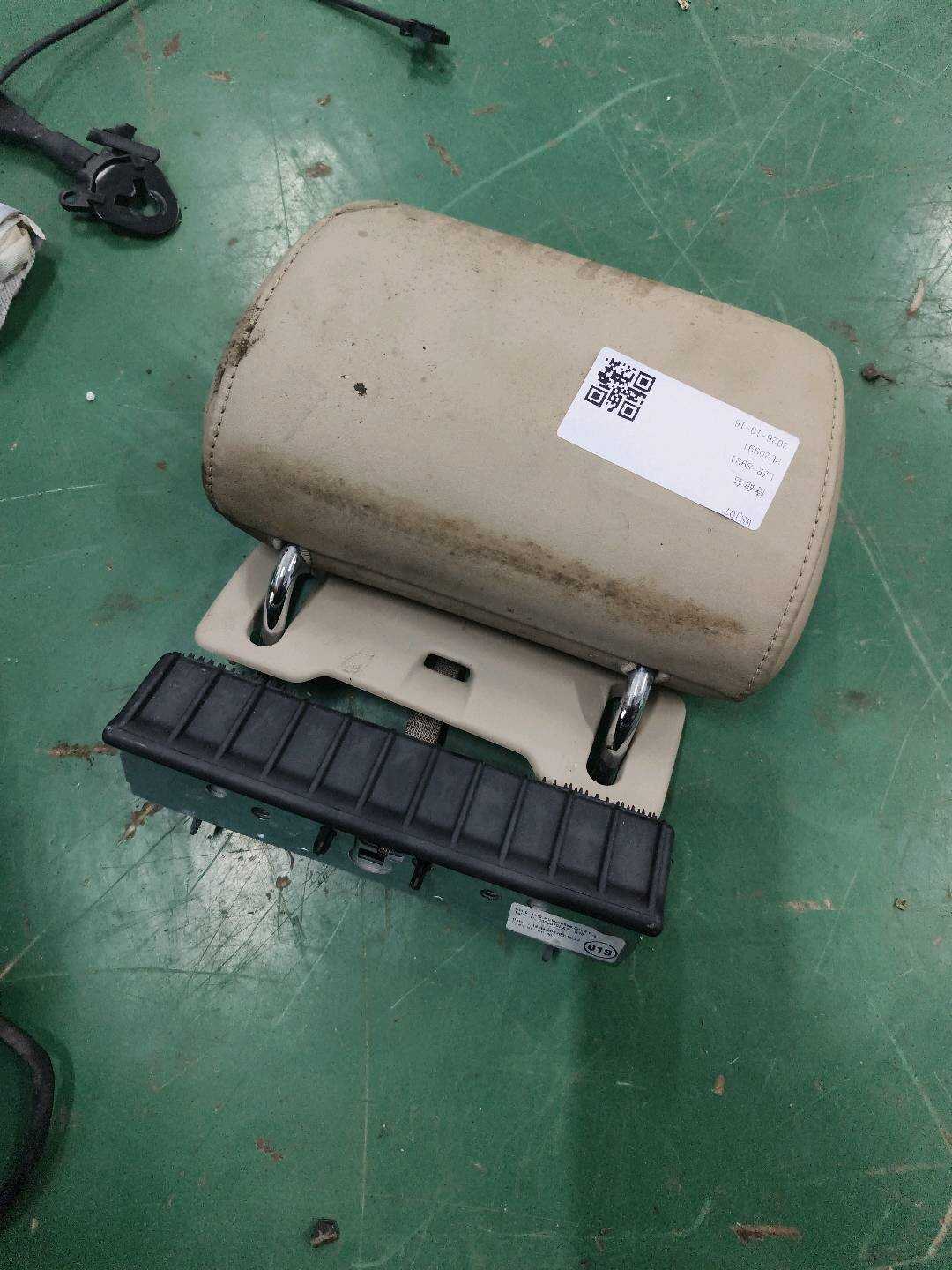 4L0885901JL53 后座椅头枕(右)