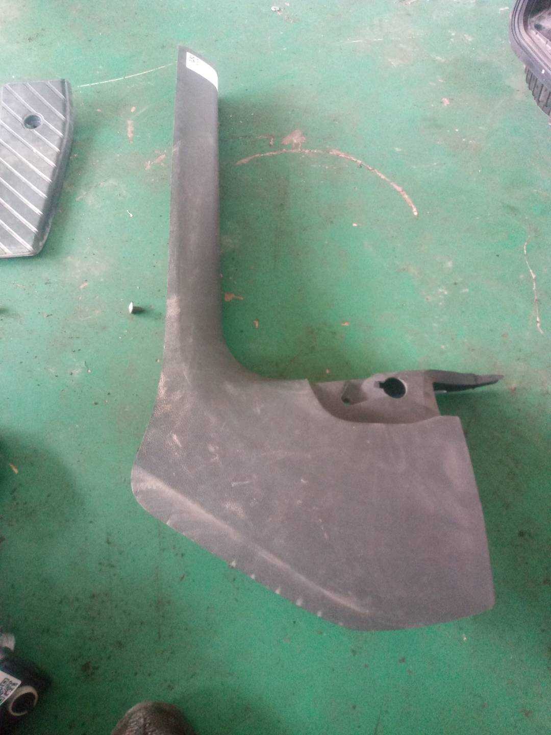 8WD867271 A柱内衬(左下)
